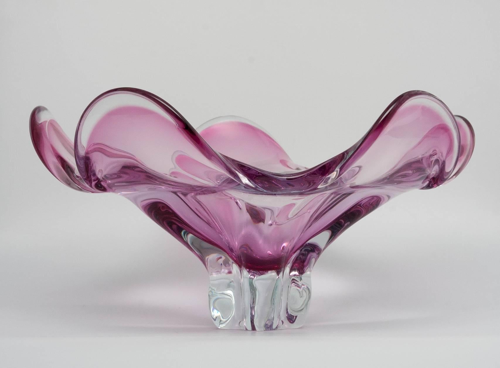 Generously sized Murano glass fruit bowl. Wonderfully clear and vibrant bowl in a floral shape from the 1960s.

