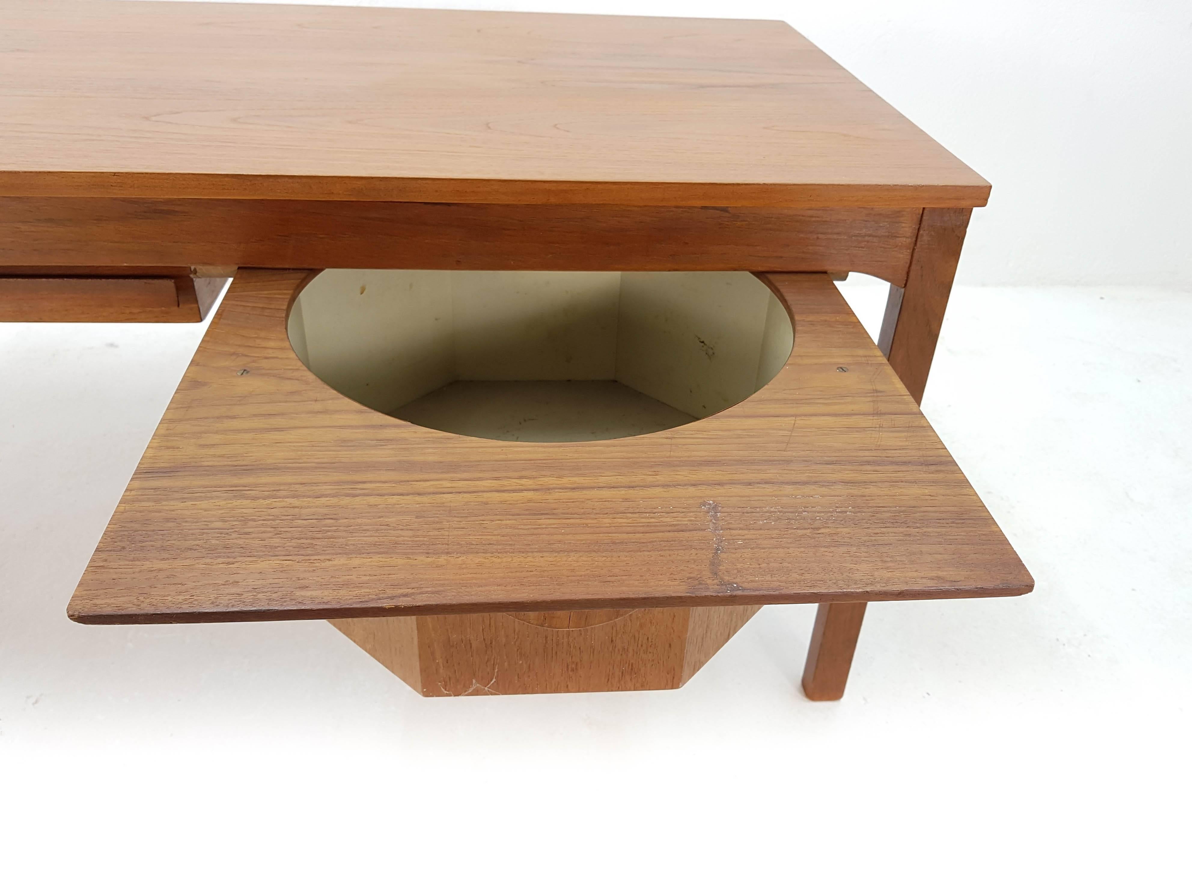 1960s teak sewing table, Johannes Andersen for CFC Silkeborg In Good Condition In Den Haag, NL