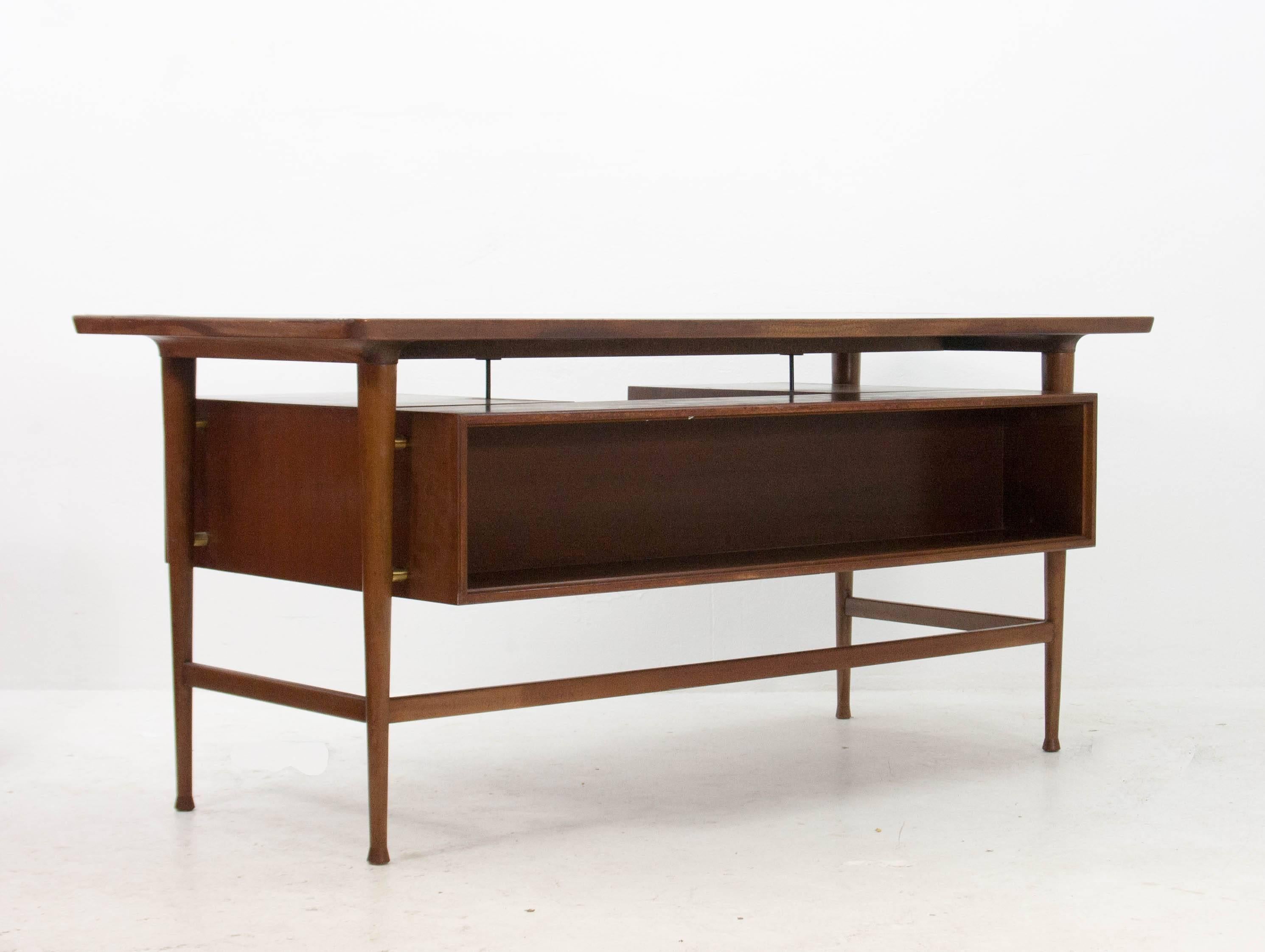 1960s Formule Meubelen Executive Desk In Good Condition In Den Haag, NL
