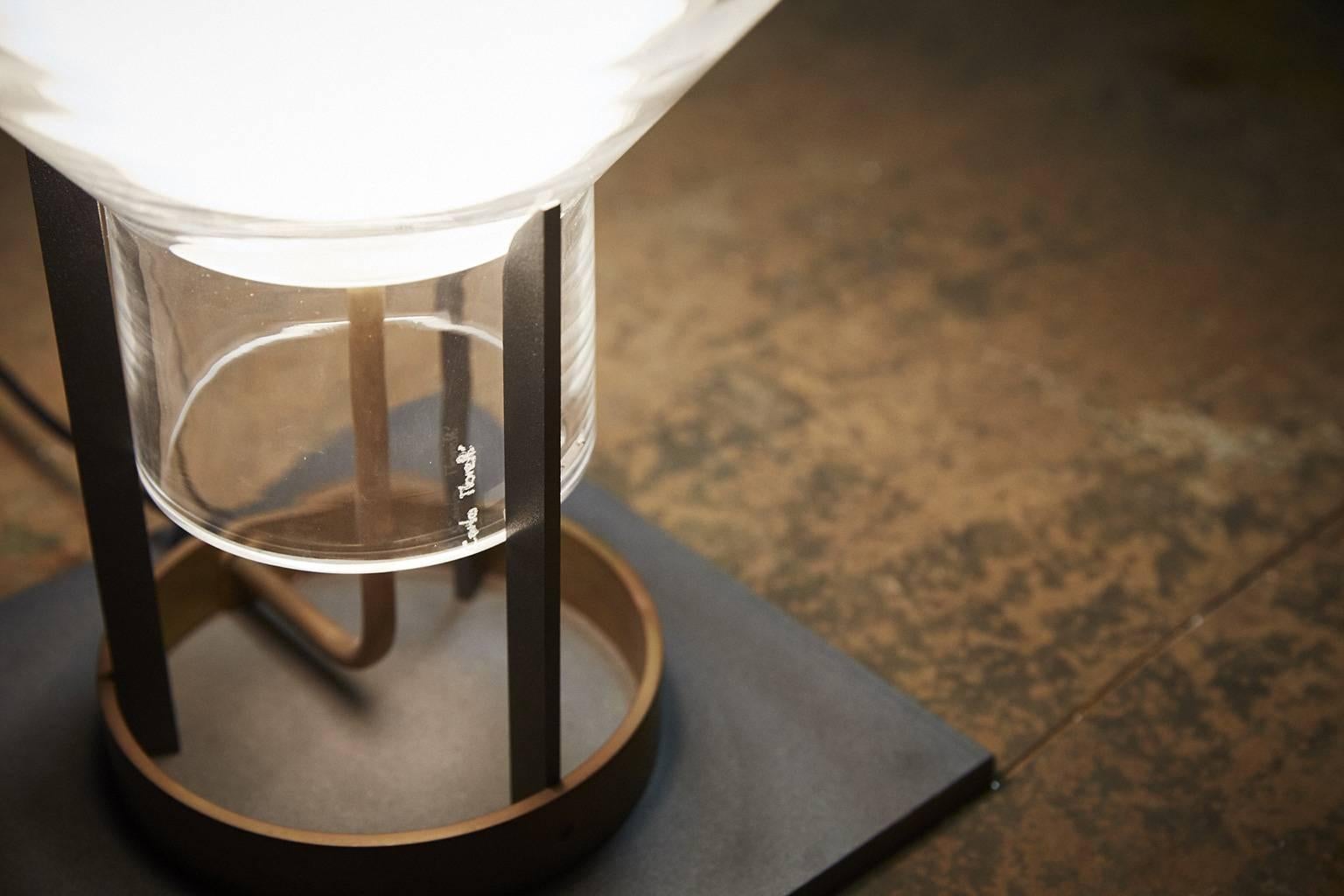 Igra Carlo Moretti Lámpara de Sobremesa Contemporánea de Murano Soplado a Boca de Cristal Transparente en Nuevo estado para la venta en New York, NY