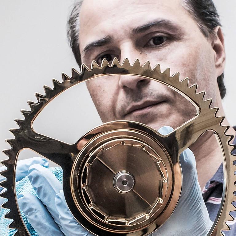 Presto Teckell Takto Contemporary Clear Glass Oversized Mechanical Wall