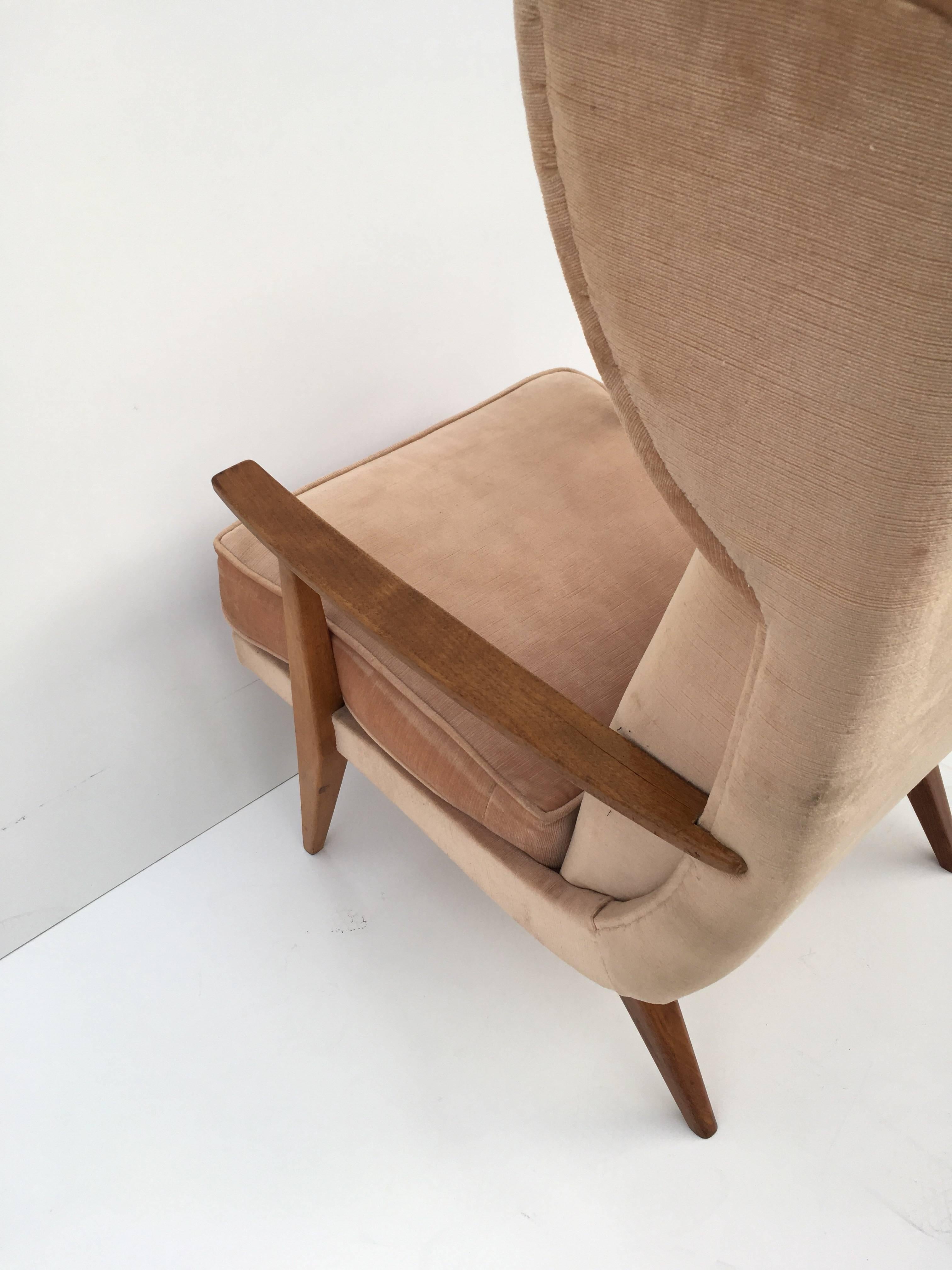 Mid-Century Modern Australian Wing Chair In Good Condition For Sale In Melbourne, AU