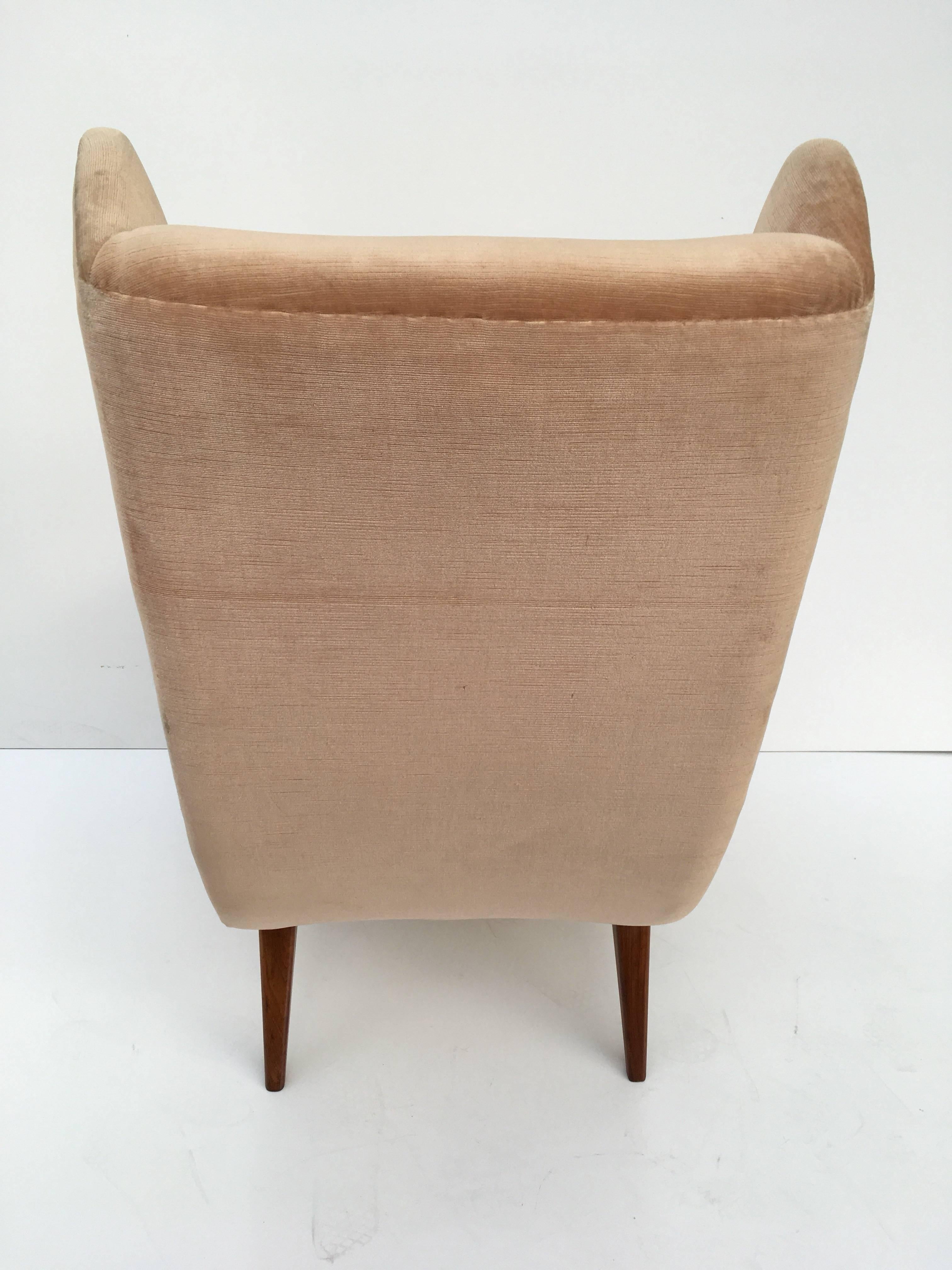 Mid-20th Century Mid-Century Modern Australian Wing Chair For Sale