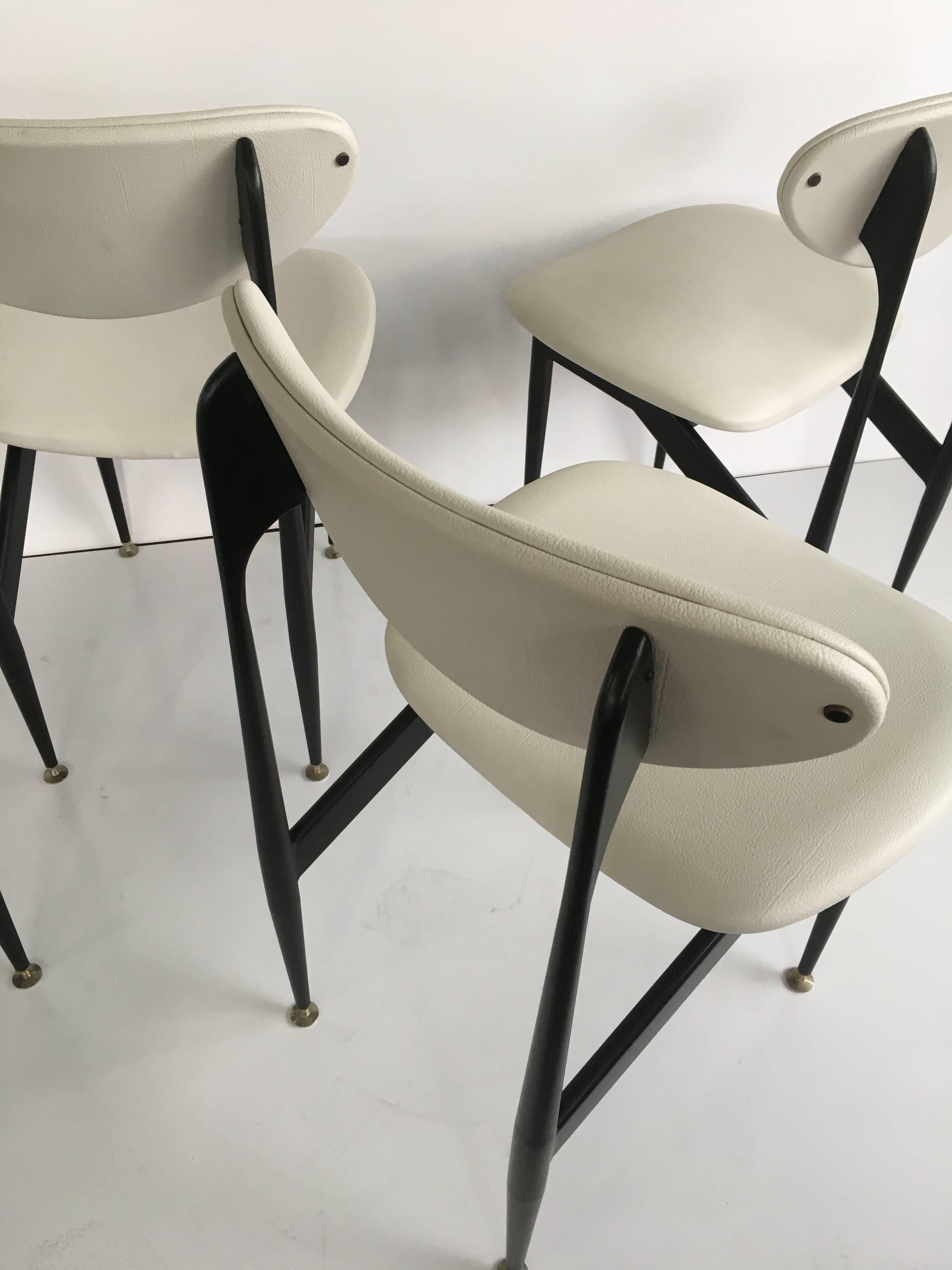 Set of six 'Scape' dining chairs, designed by renowned Australian furniture designer Grant Featherston. 

Manufactured by Aristoc Industries Melbourne.

Fully restored with newly coated frames and upholstered in high quality black Italian