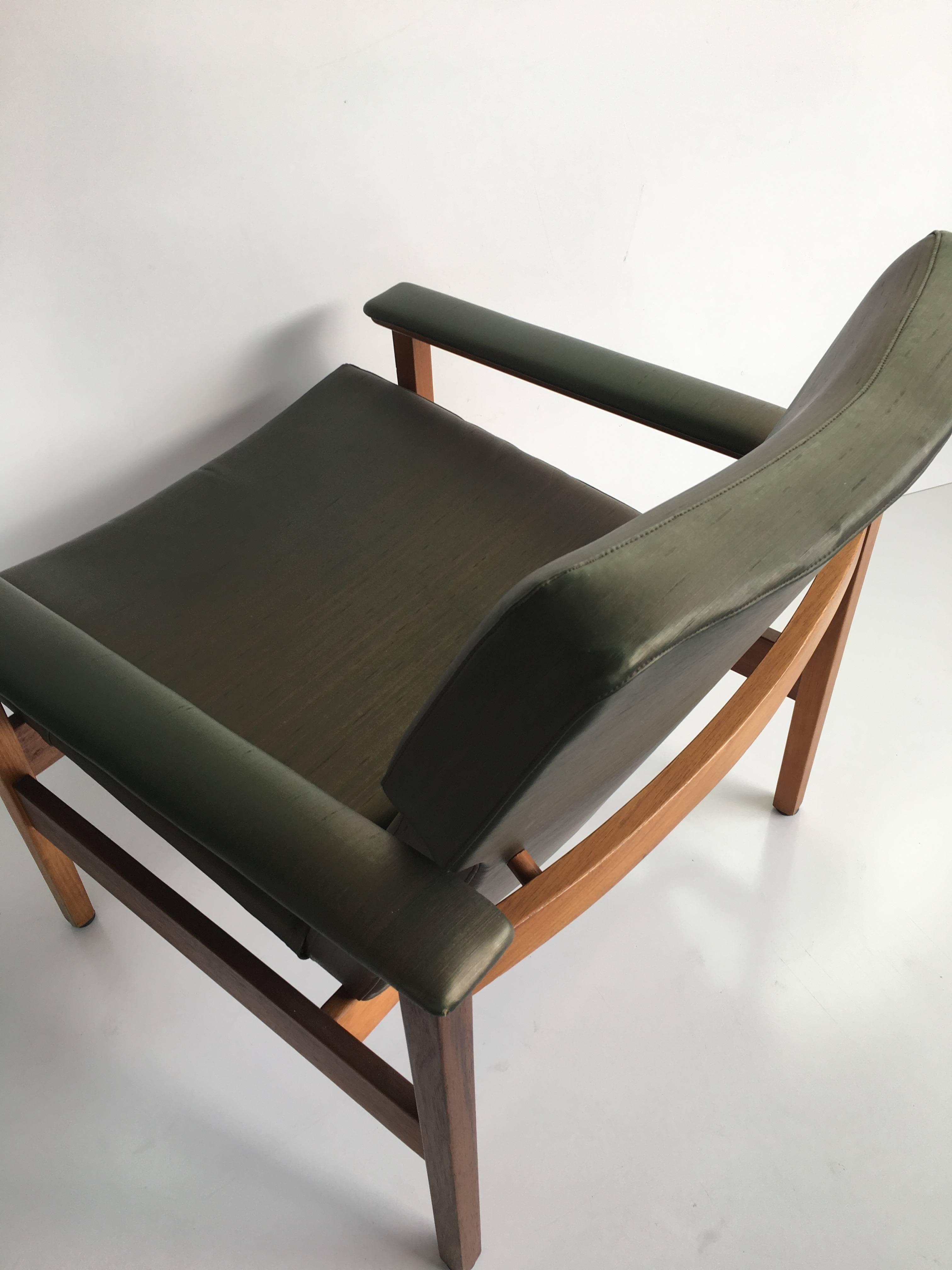 Australian TH Brown 1960s Mid-Century Three-Piece Lounge Suite For Sale