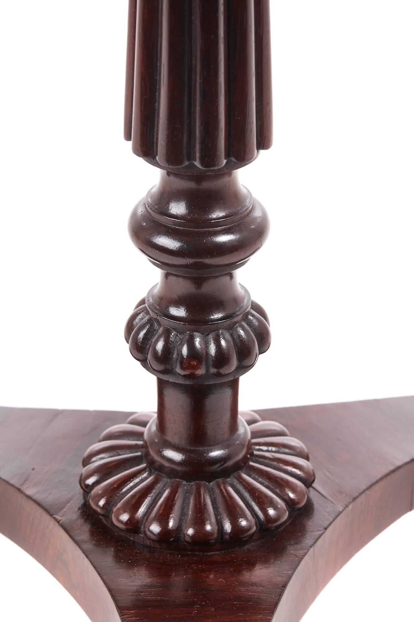 Quality William IV rosewood wine / lamp table, with a lovely rosewood top, shaped frieze, solid rosewood turnings, supported by a solid rosewood reeded column, standing on a quatrefoil base with fantastic solid rosewood carved reeded feet
Lovely