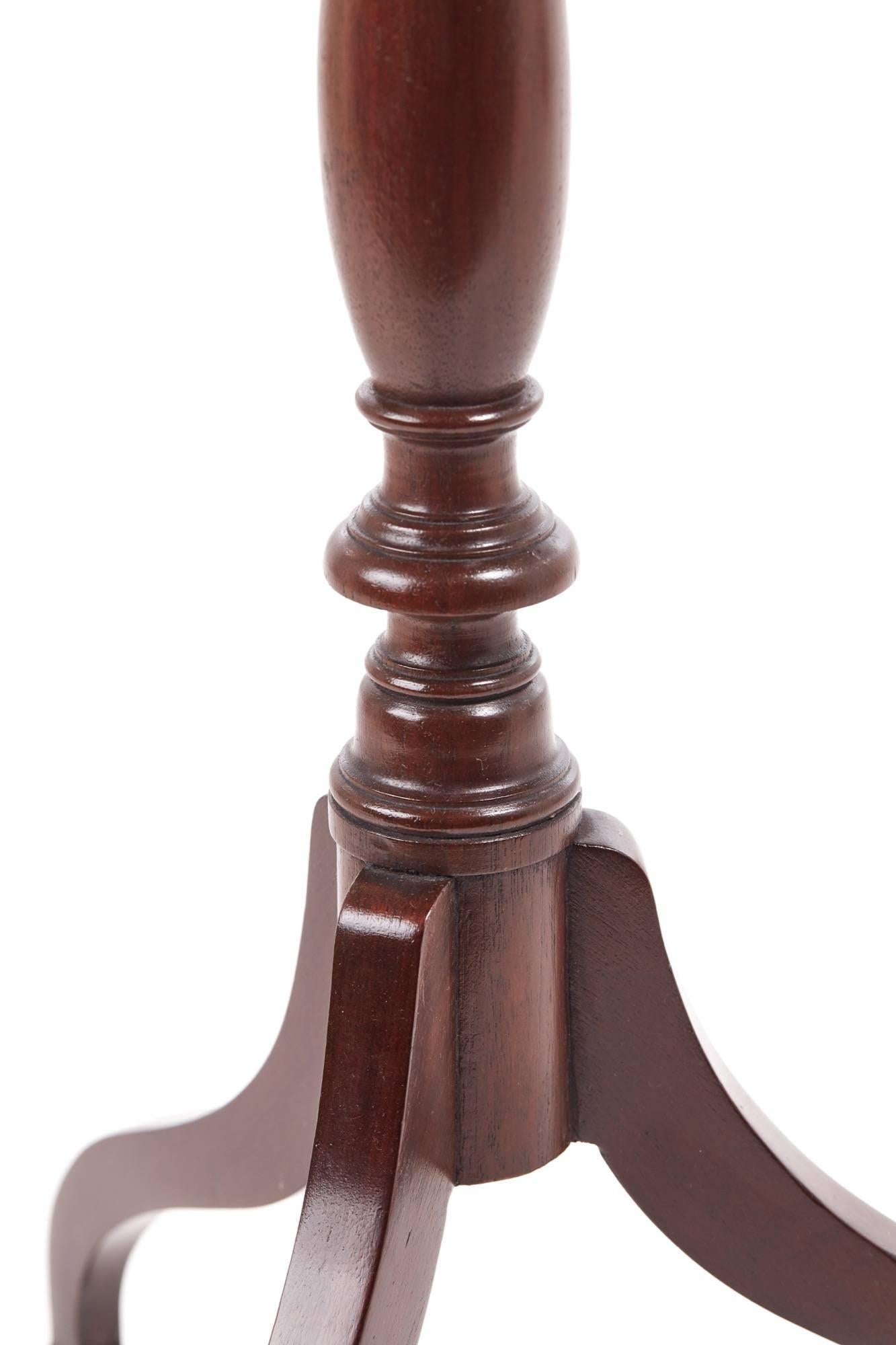 Fine George III Mahogany Circular Dish Top Tripod Wine/Lamp Table In Excellent Condition In Stutton, GB