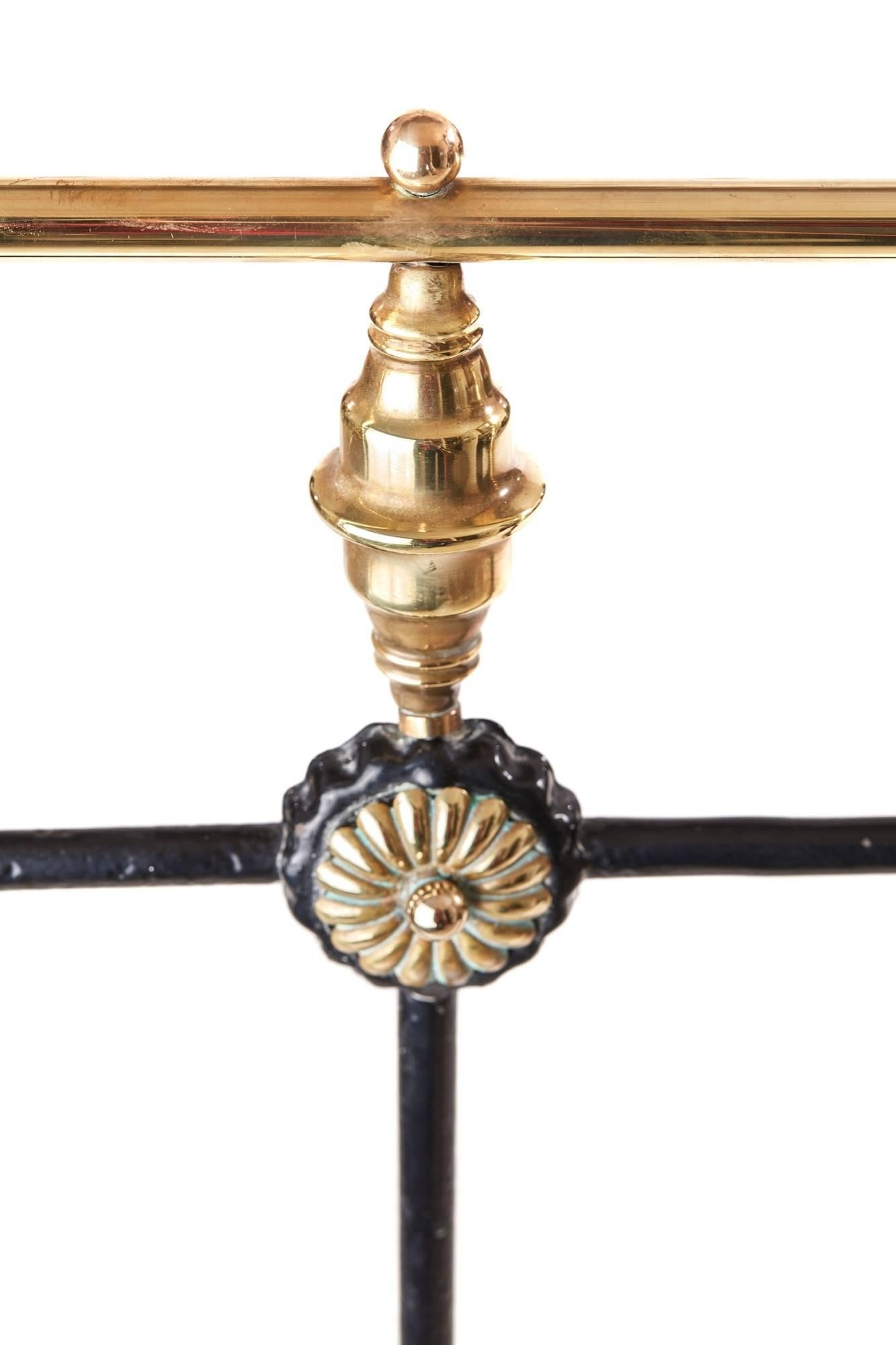 Fantastic Victorian King-Size Brass and Iron Bed In Excellent Condition In Stutton, GB