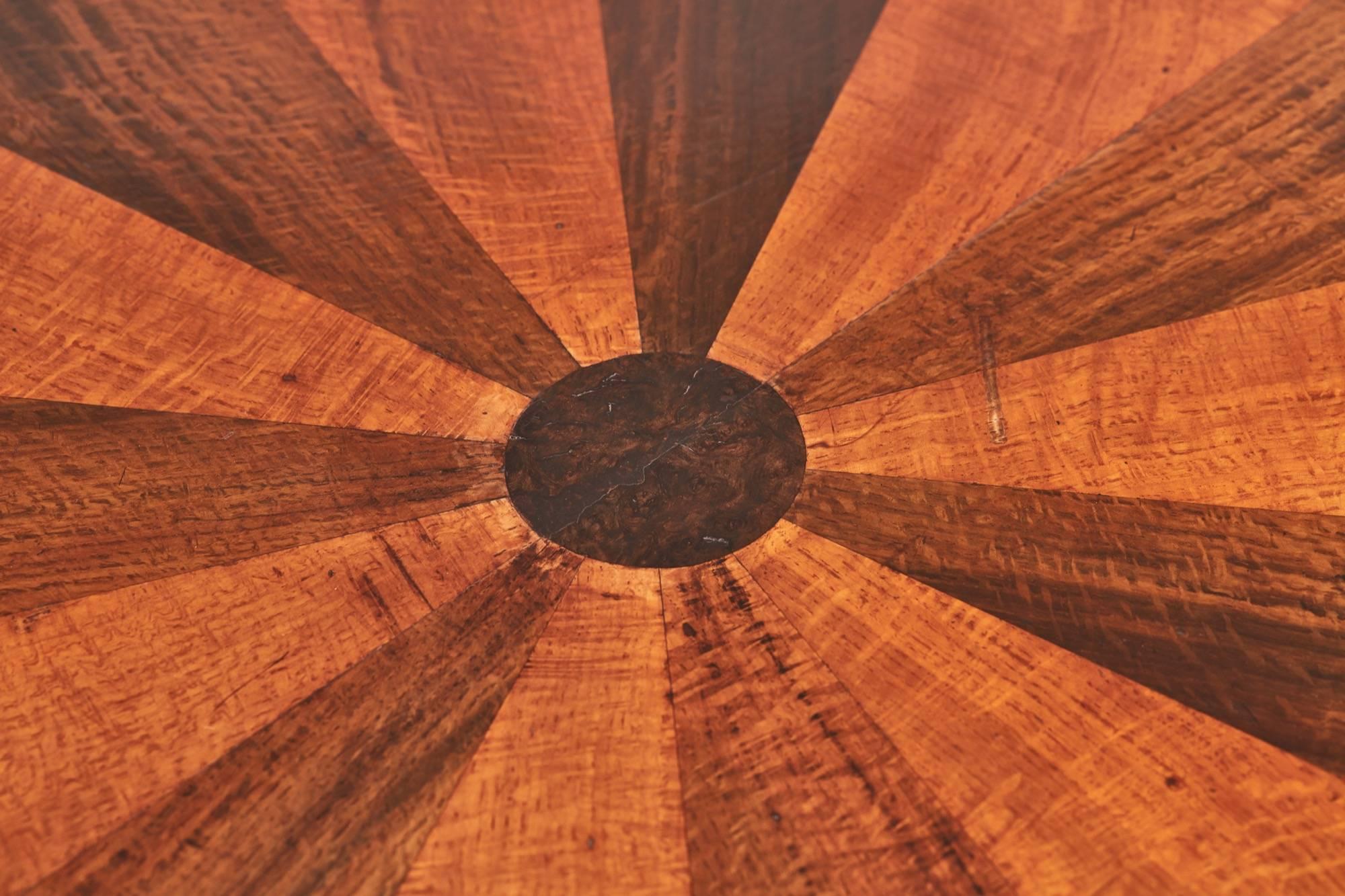 Rare and Unusual Round Specimen Centre Table (Viktorianisch)