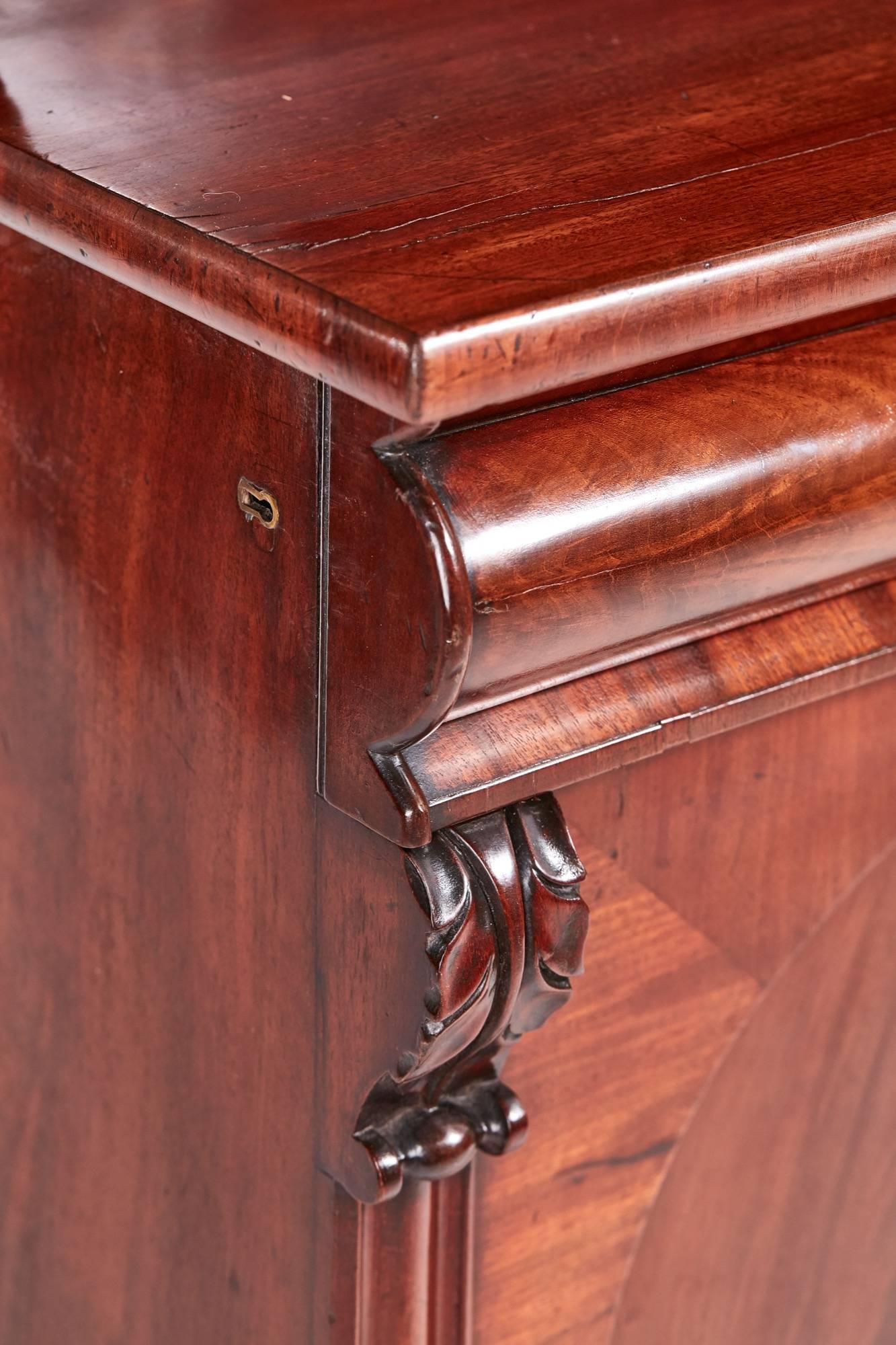 Quality Victorian Mahogany Chiffonier In Excellent Condition In Stutton, GB