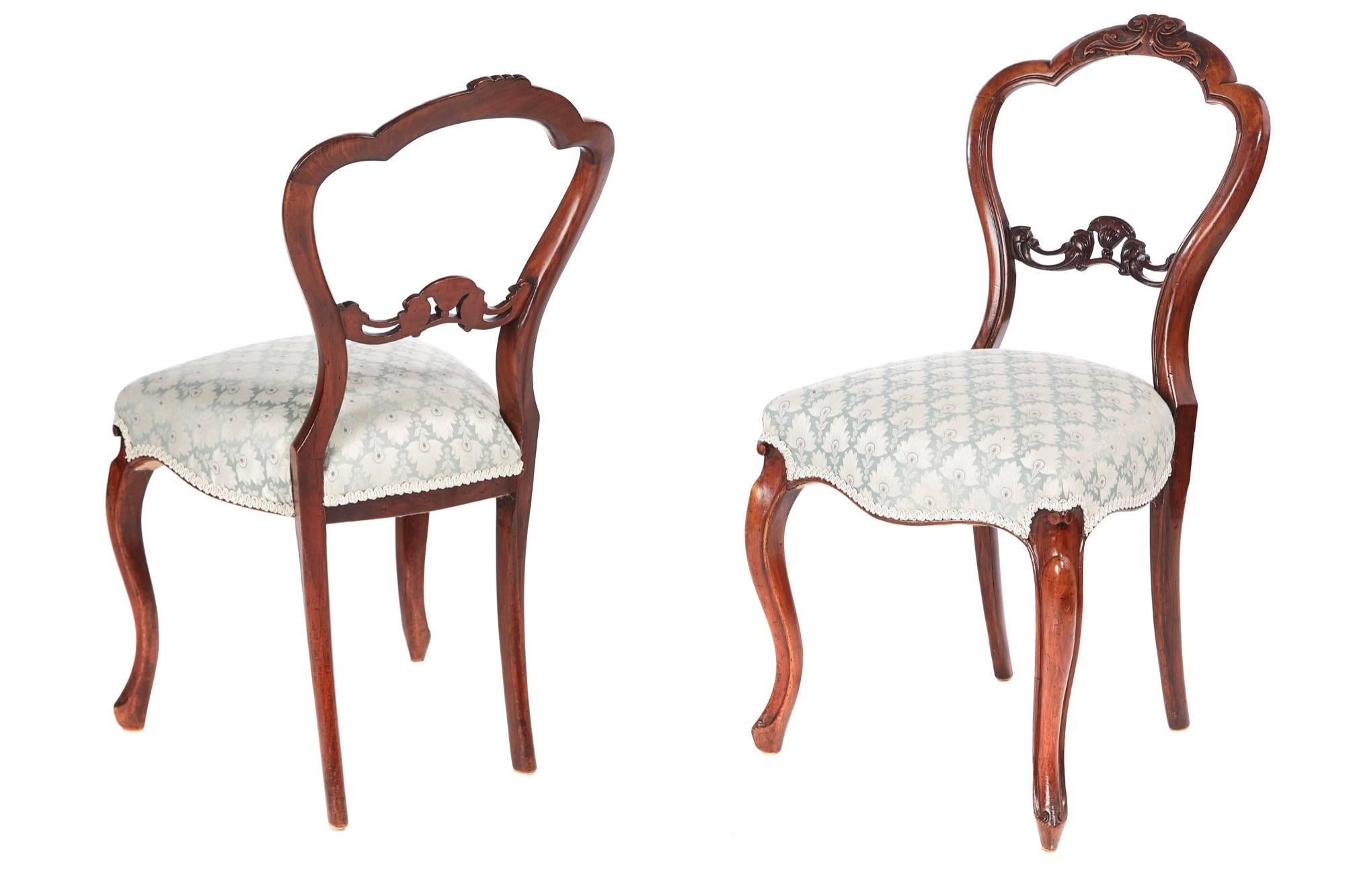 Quality set of six victorian carved walnut dining chairs, with a lovely carved shaped top rail, carved centre splat newly re-upholstered seats with a serpentine front rail, supported on elegant cabriole legs to the front outswept back legs.
Lovely