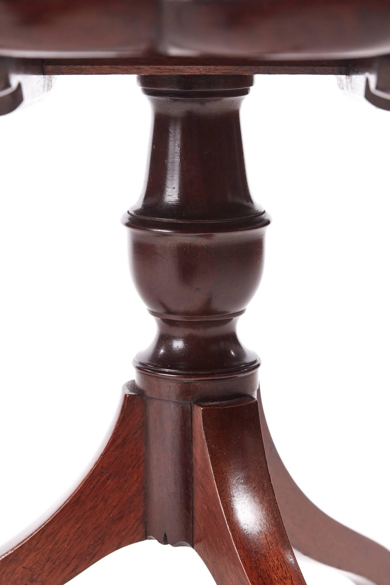 European George III Mahogany Wine/Lamp Table For Sale