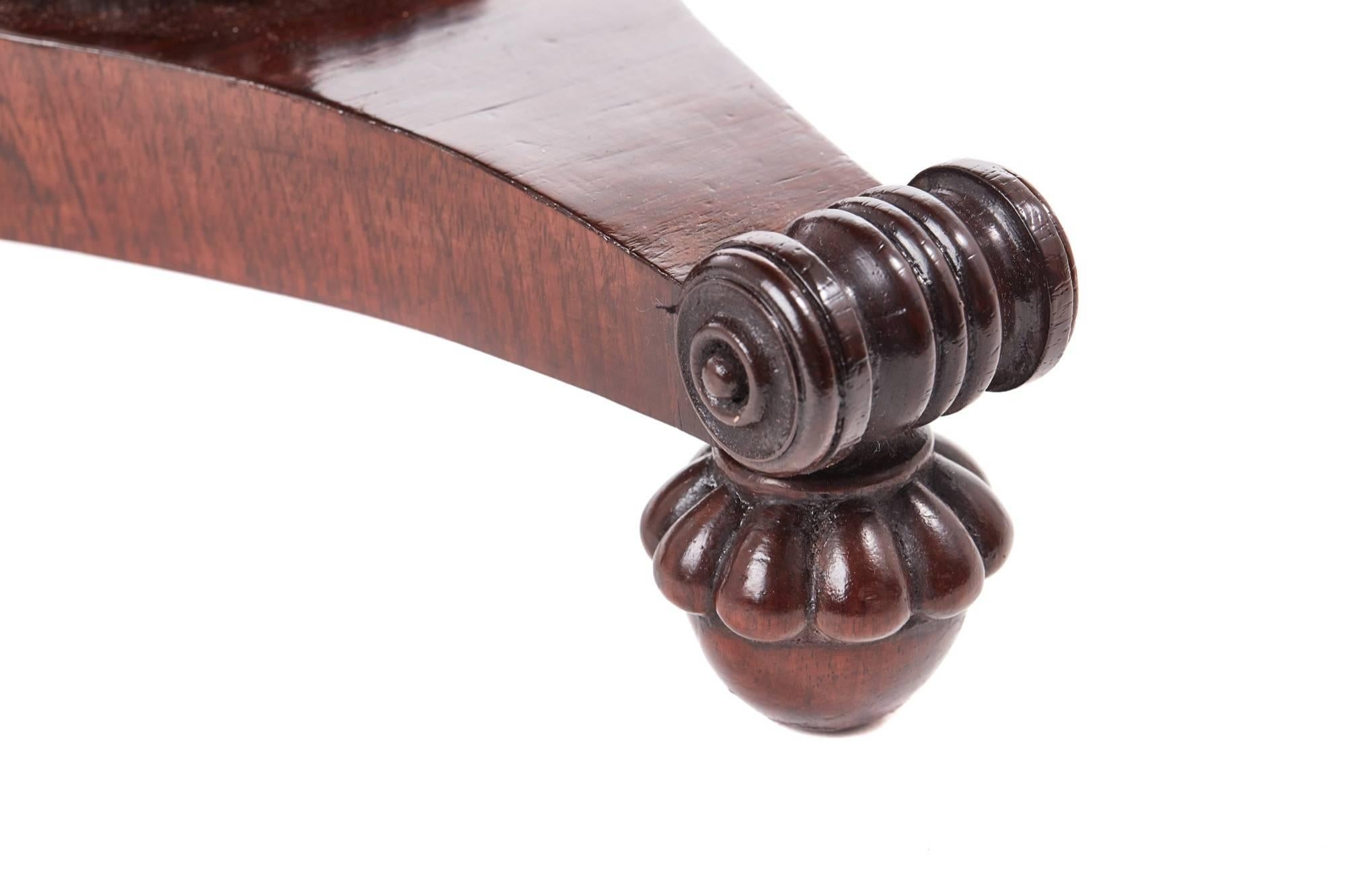 European Quality William iv Rosewood Wine/Lamp Table For Sale