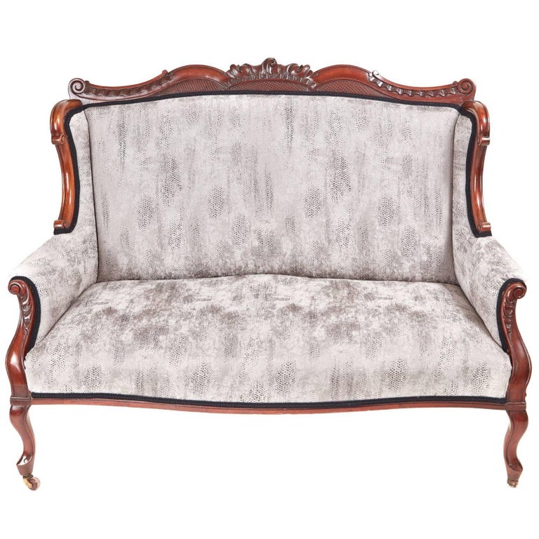 Fantastic Victorian Carved Mahogany Settee For Sale at 1stdibs