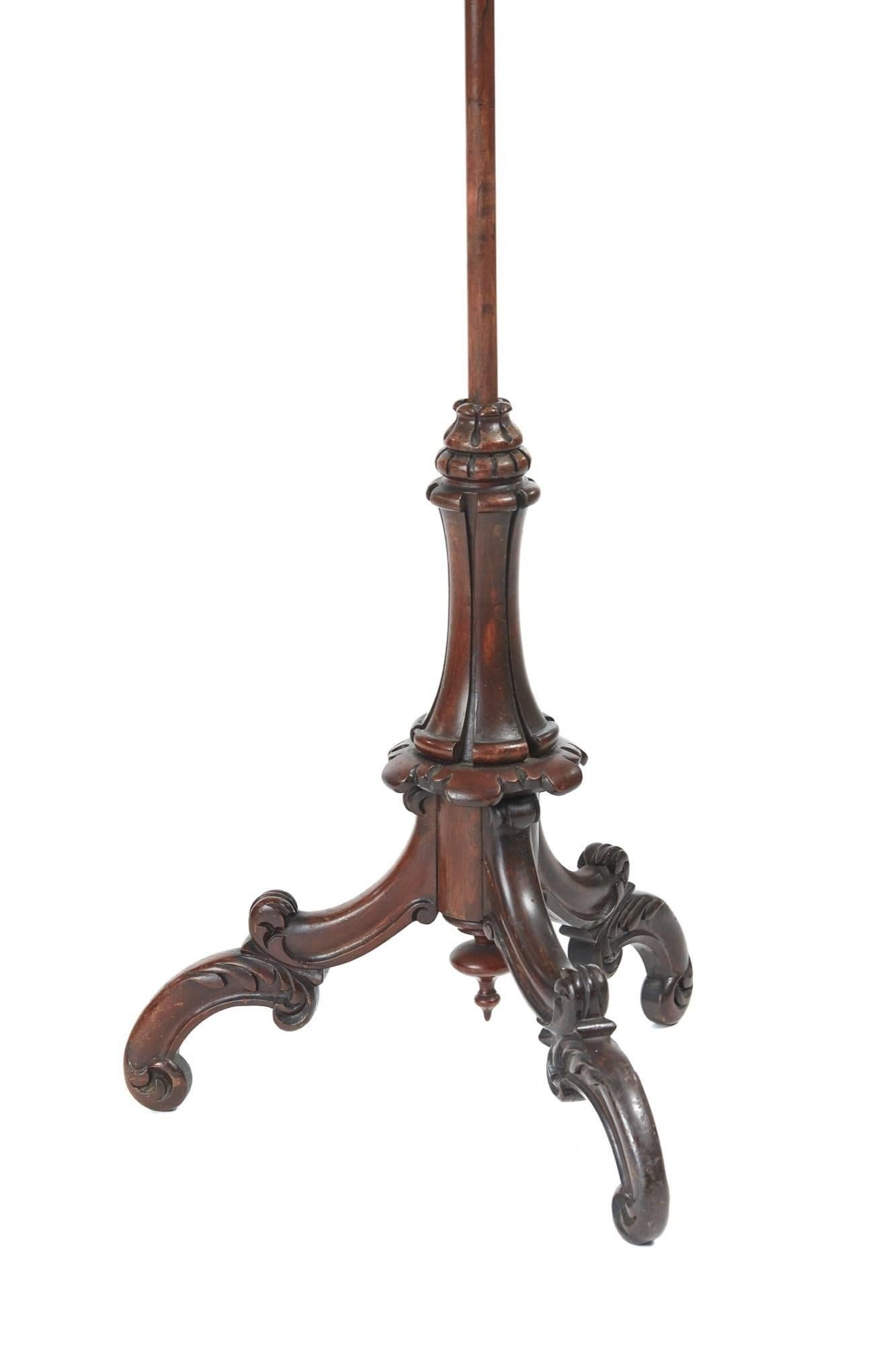19th Century Victorian Walnut Adjustable Pole Screen