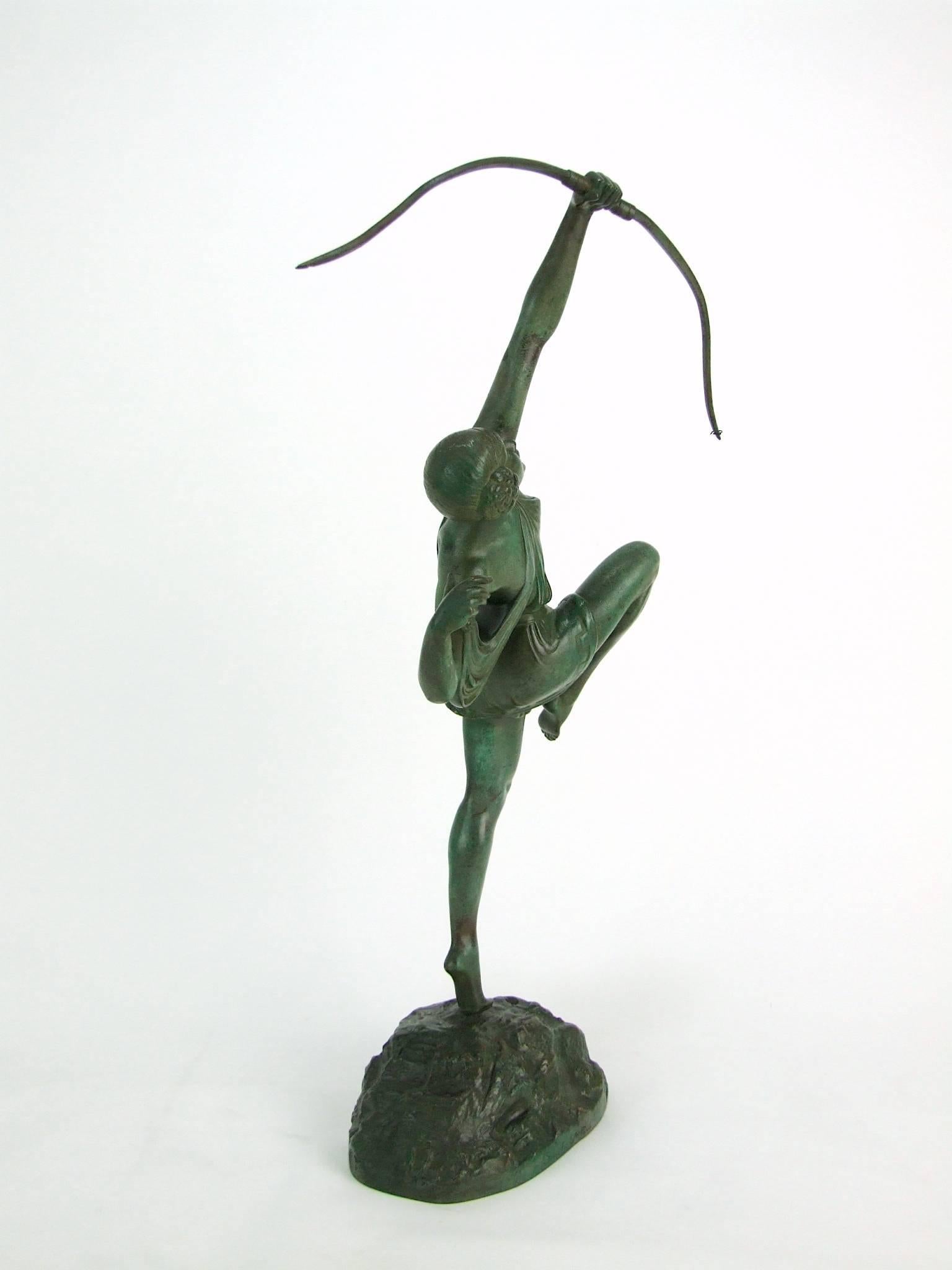 Sculpture en bronze Art déco « Danseuse à l'arc » de Pierre Le Faguays Bon état - En vente à Warlingham, GB