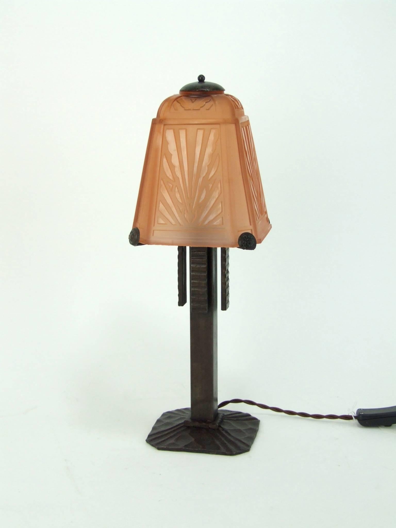 Early 20th Century French Art Deco Table Lamp by Muller Freres For Sale