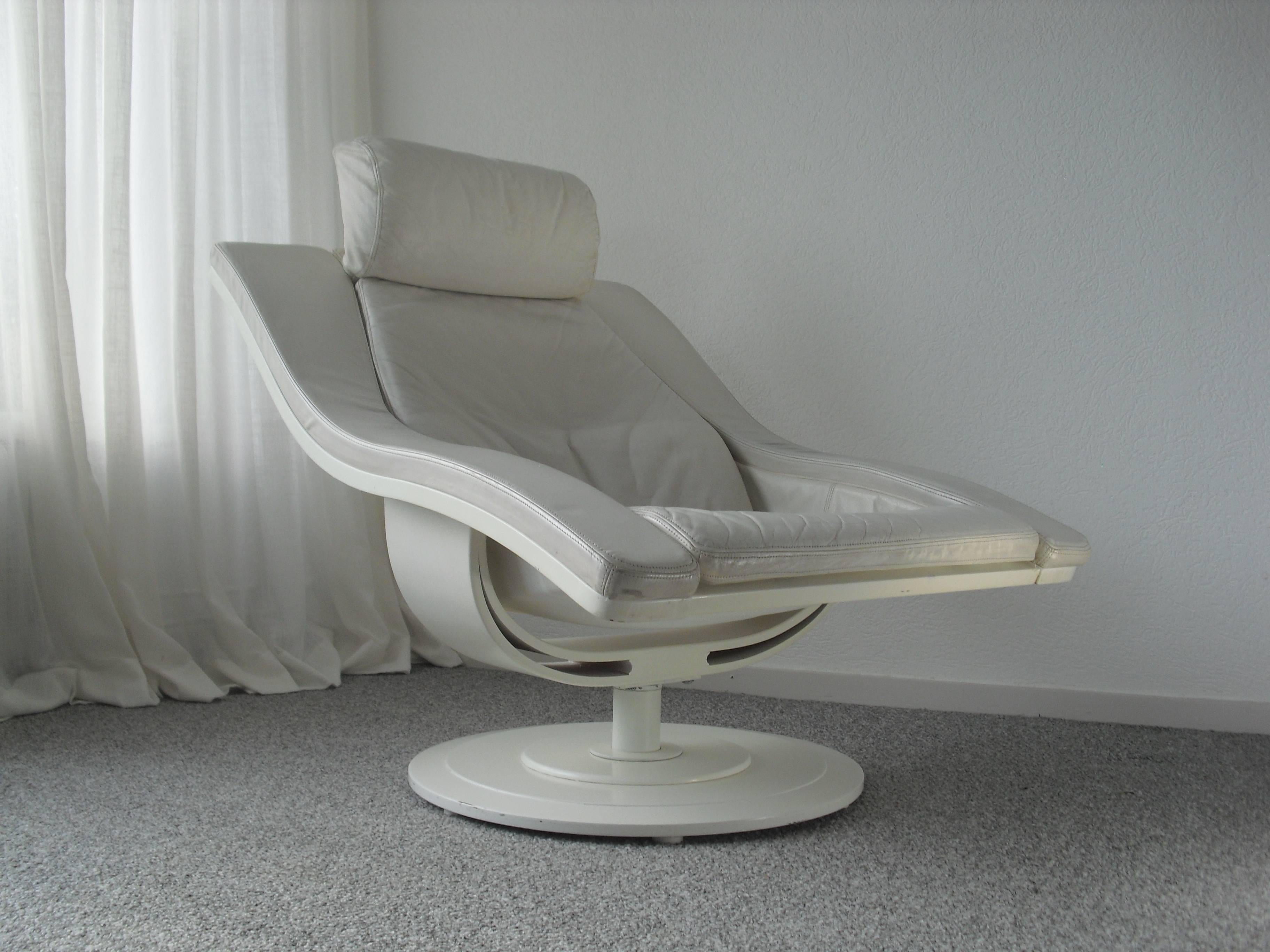 Space Age Nelo Sweden 'Move' Swivel Lounge Chair by Takashi Okamura & Erik Marquardsen