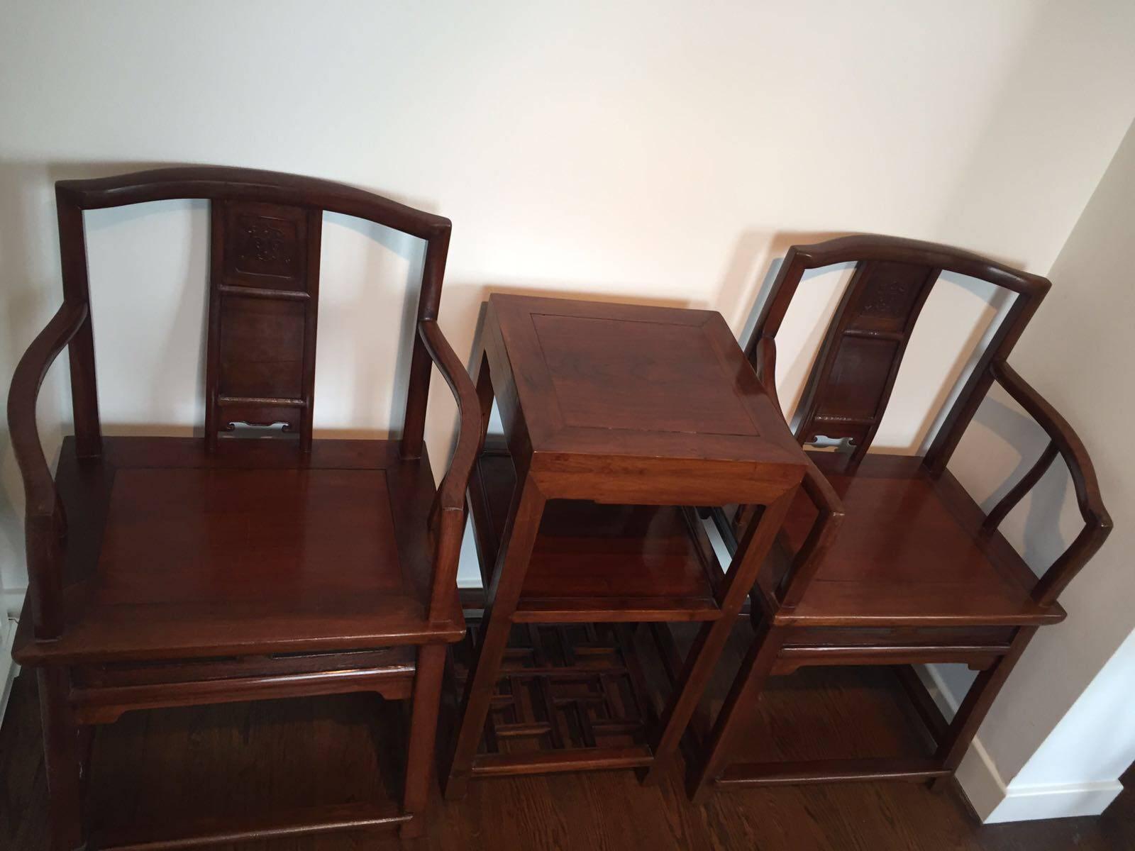 Set of Chinese Rosewood Official's Chairs and Table Qing Dynasty, circa 1900 For Sale 4