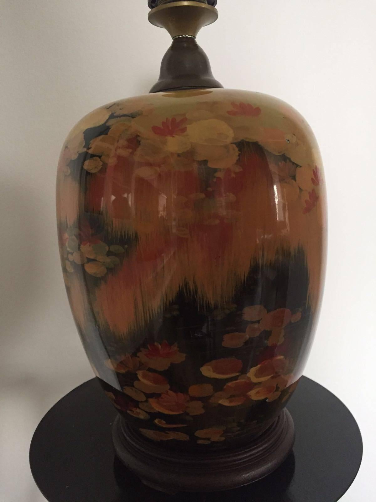 Hand-Painted Vintage Chinese Ceramic Table Lamp, Waterlily Decoration, 1980s For Sale