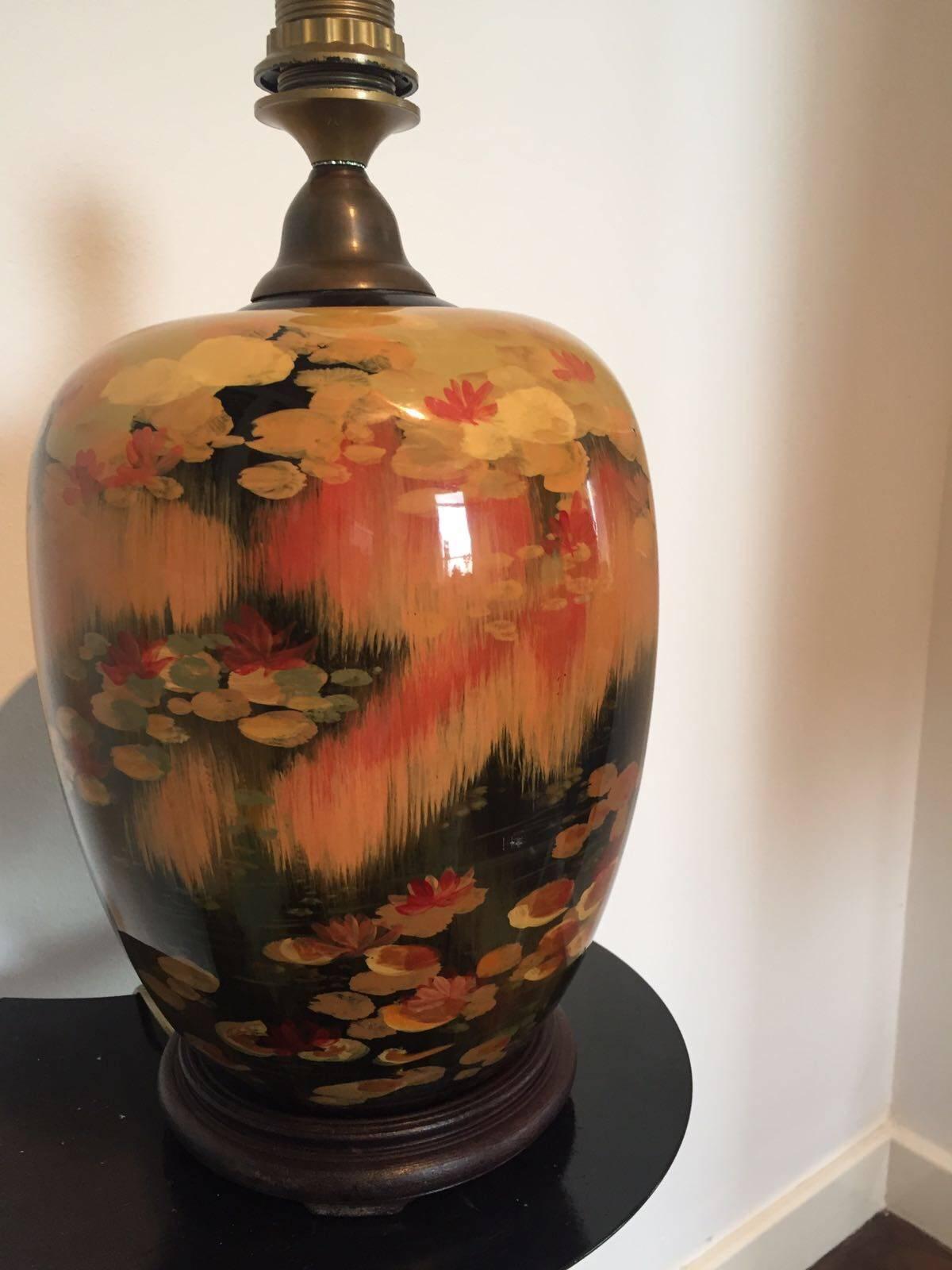 Vintage Chinese Ceramic Table Lamp, Waterlily Decoration, 1980s In Good Condition For Sale In Westmaas, NL