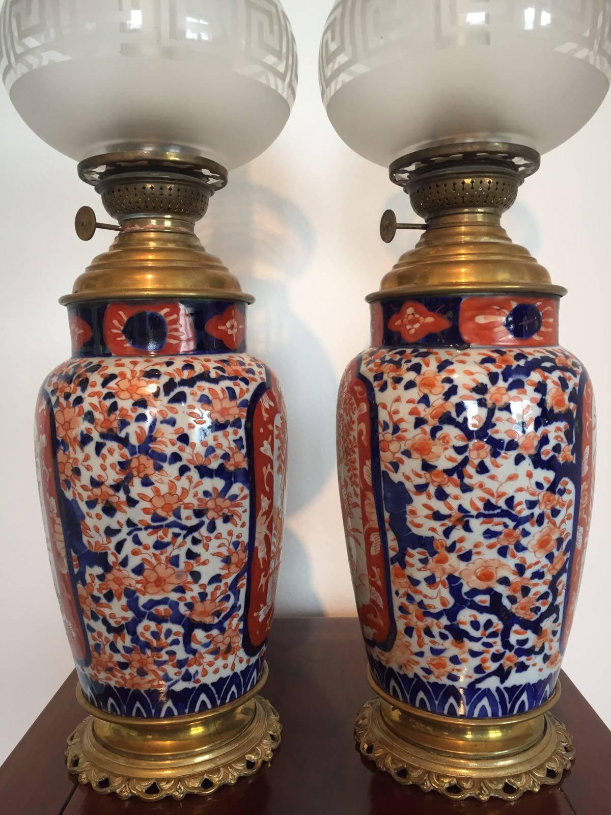 Pair of 19th Century Antique Japanese Porcelain Ko Imari Oil Lampsm, circa 1825 For Sale 2