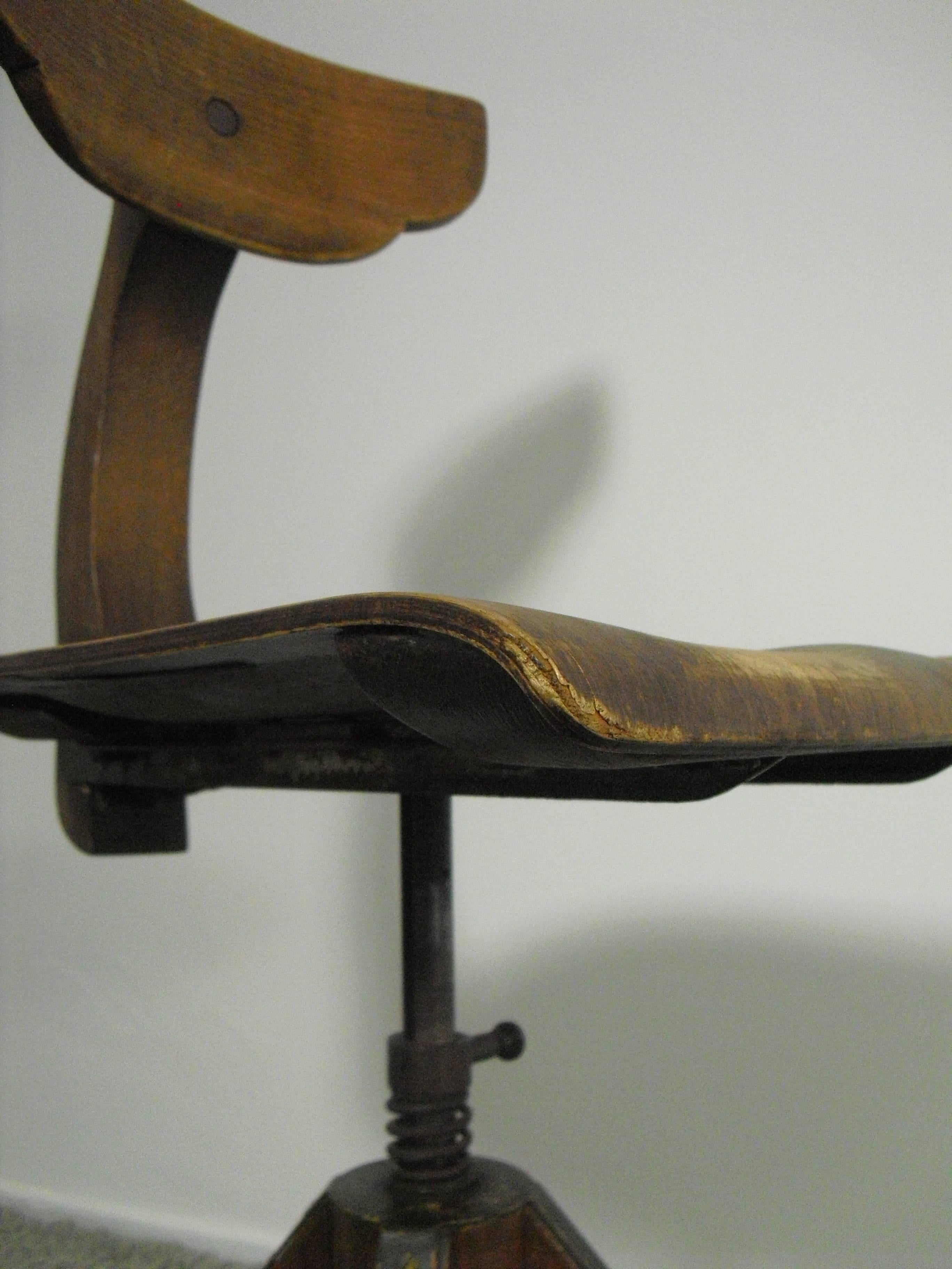 Early 20th Century German Bauhaus Industrial Architectural Oak Desk Chair 5