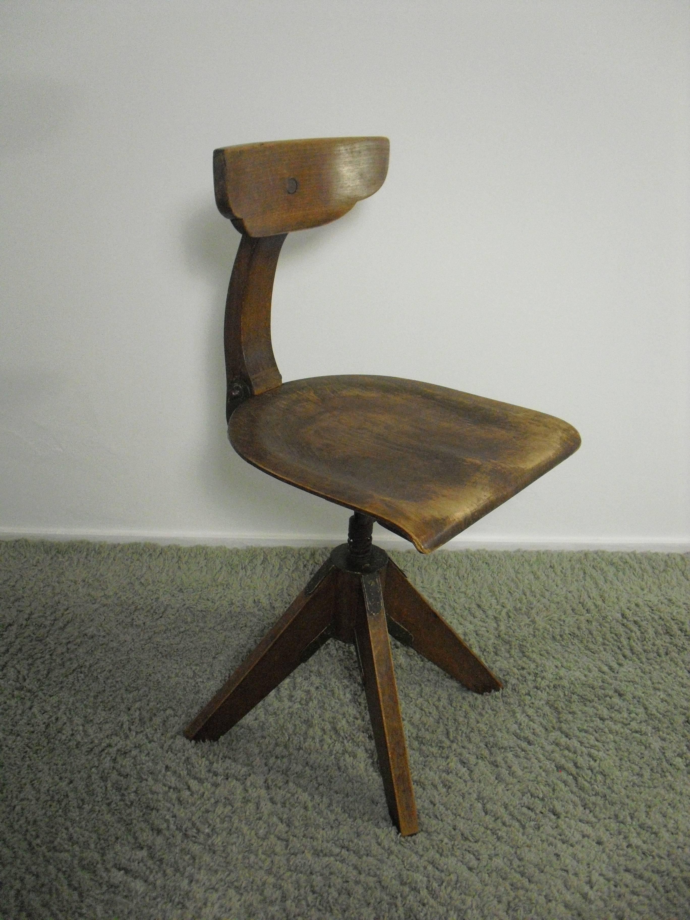 Early 20th Century German Bauhaus Industrial Architectural Oak Desk Chair 4
