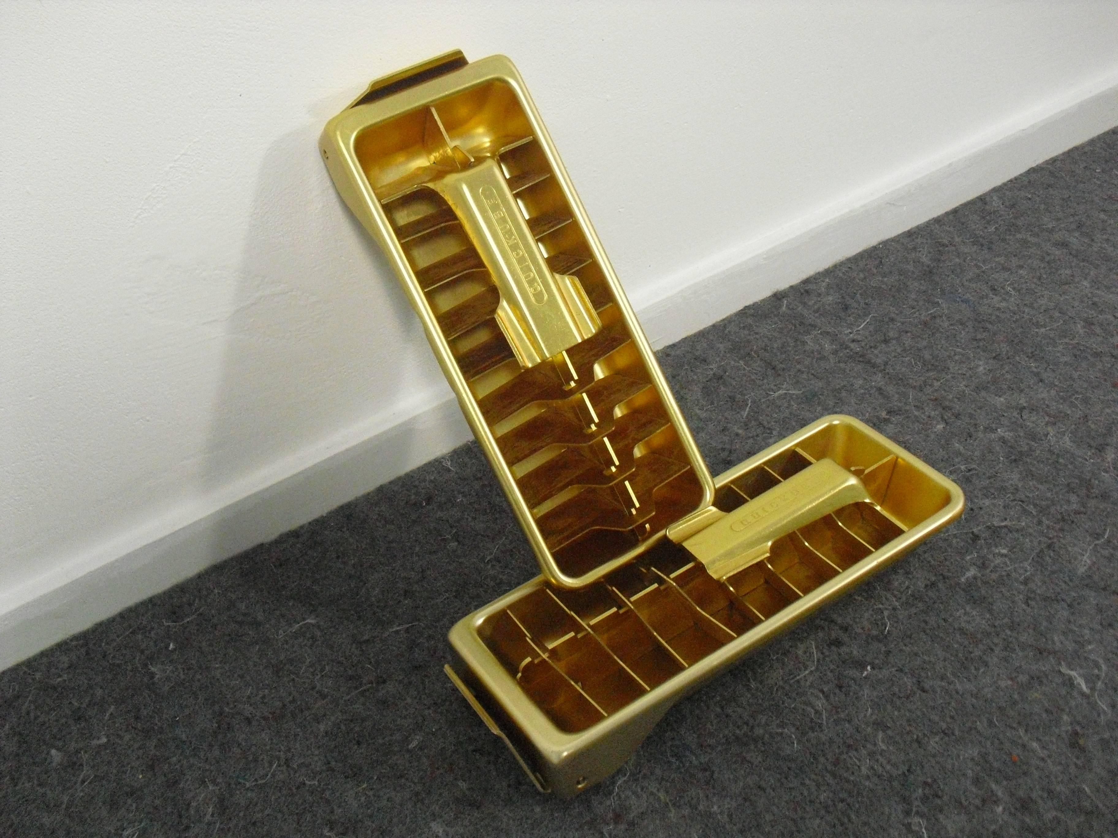 American Mid-Century Modern Gold Metal 'Quick Ice' Ice Cube Tray's 1950s In Good Condition In Westmaas, NL