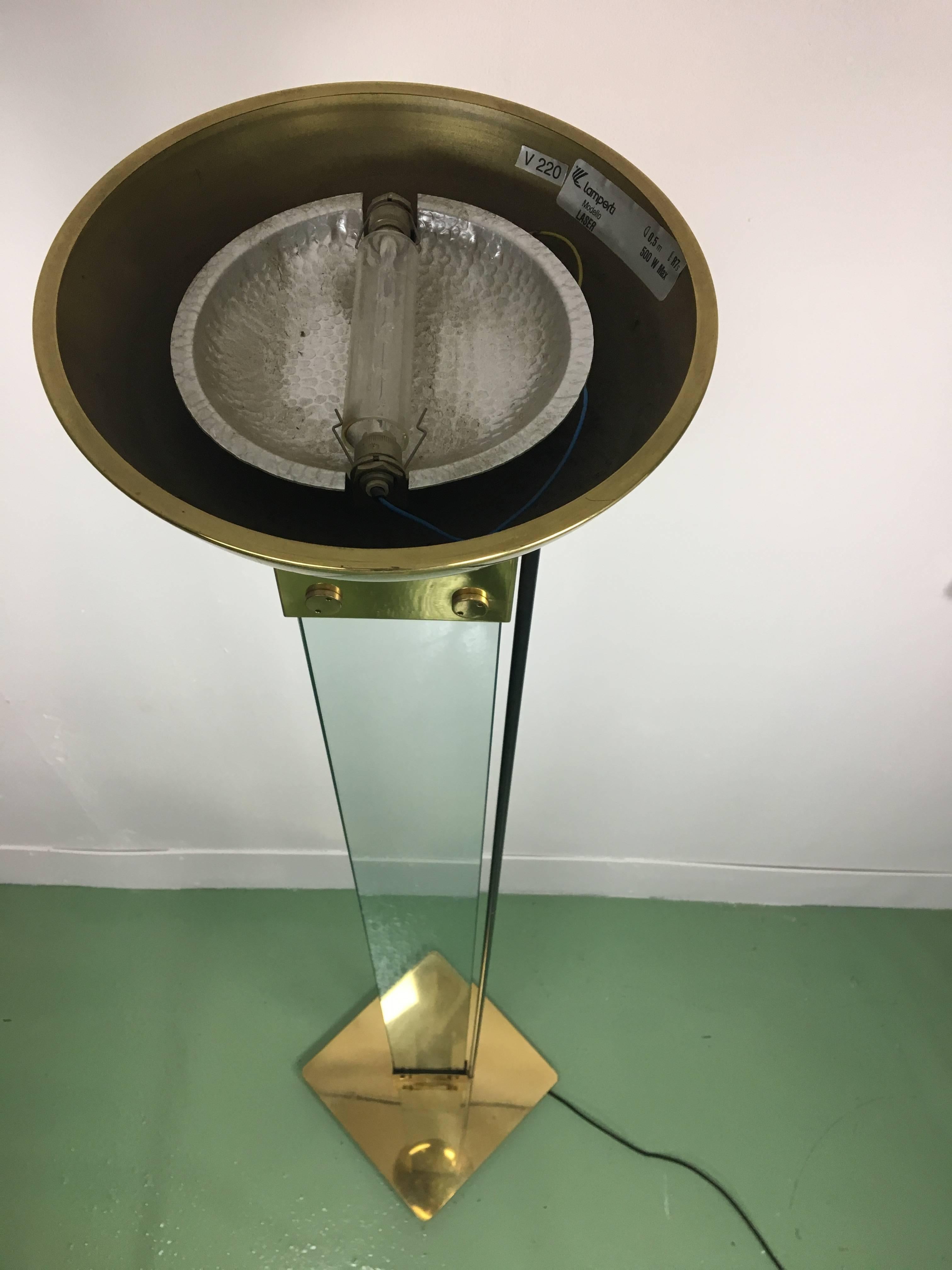 Italian Lamperti Brass and Glass Laser Floor Lamp by Max Baguara, 1980s In Good Condition In Westmaas, NL