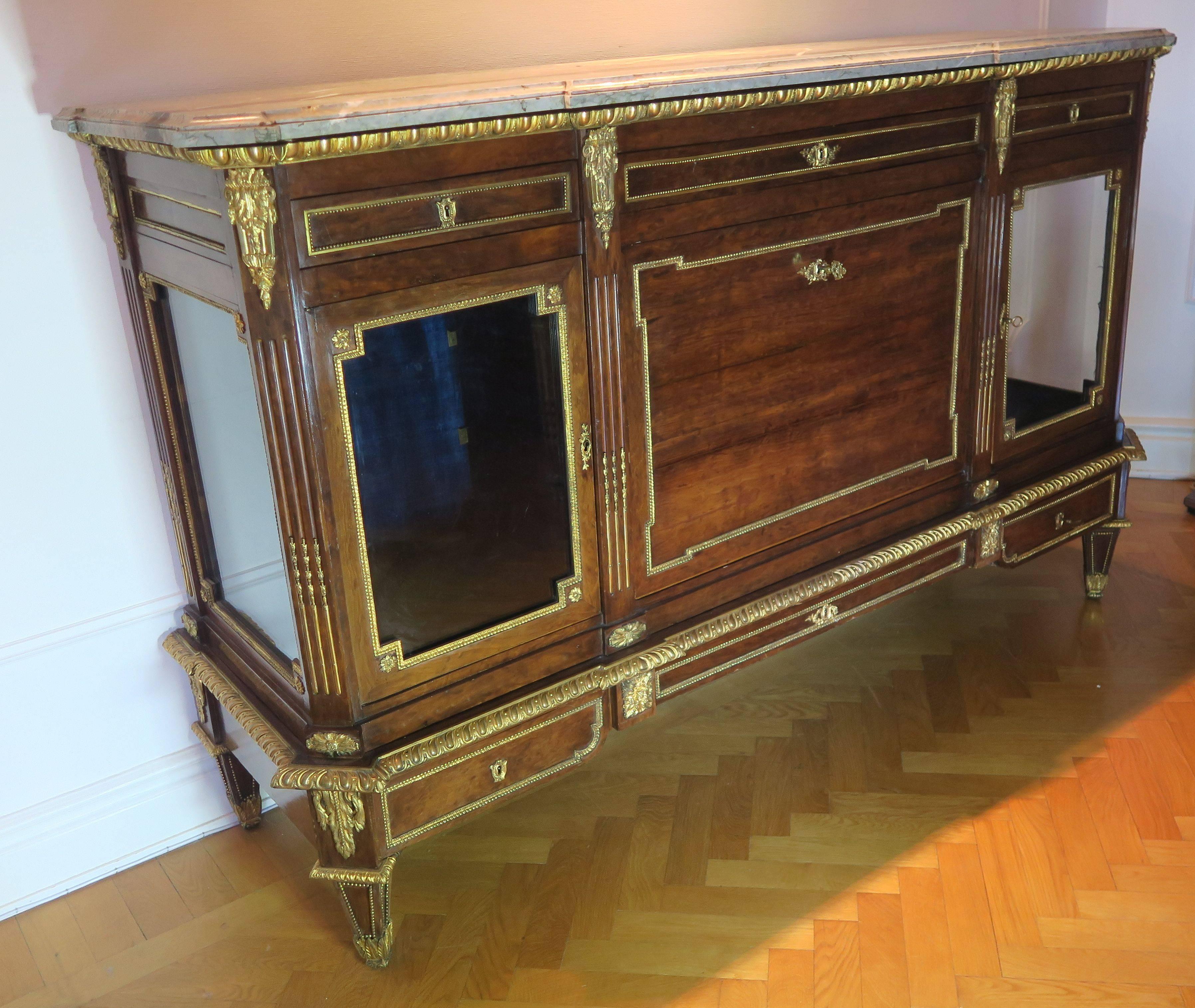 Bronze Louis XVI '1785-1790' Commode Attributed to Jean-Henri Riesener For Sale