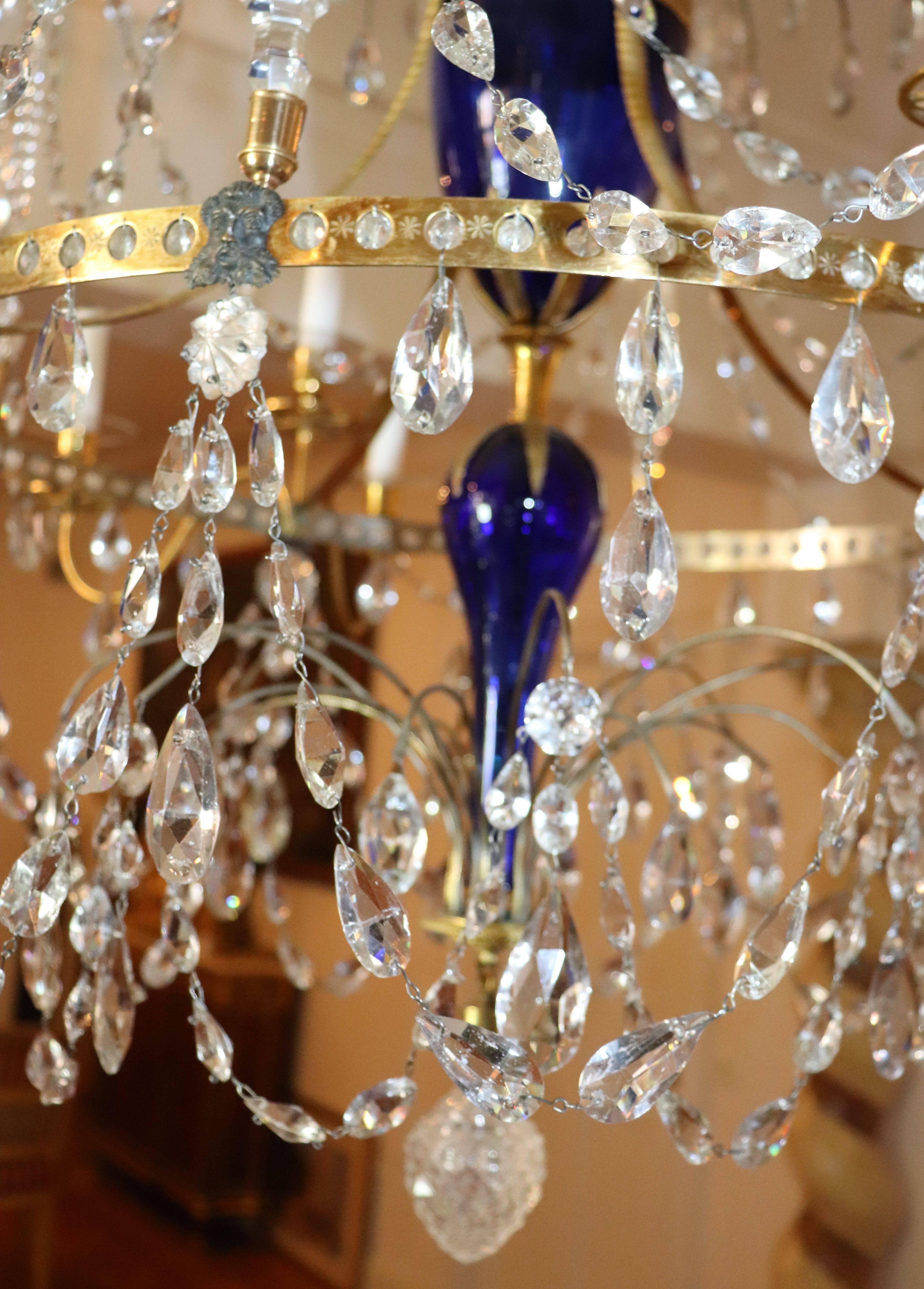 Late 18th Century, Russian Gilt Bronze and Crystal Chandelier In Excellent Condition For Sale In Stockholm, SE