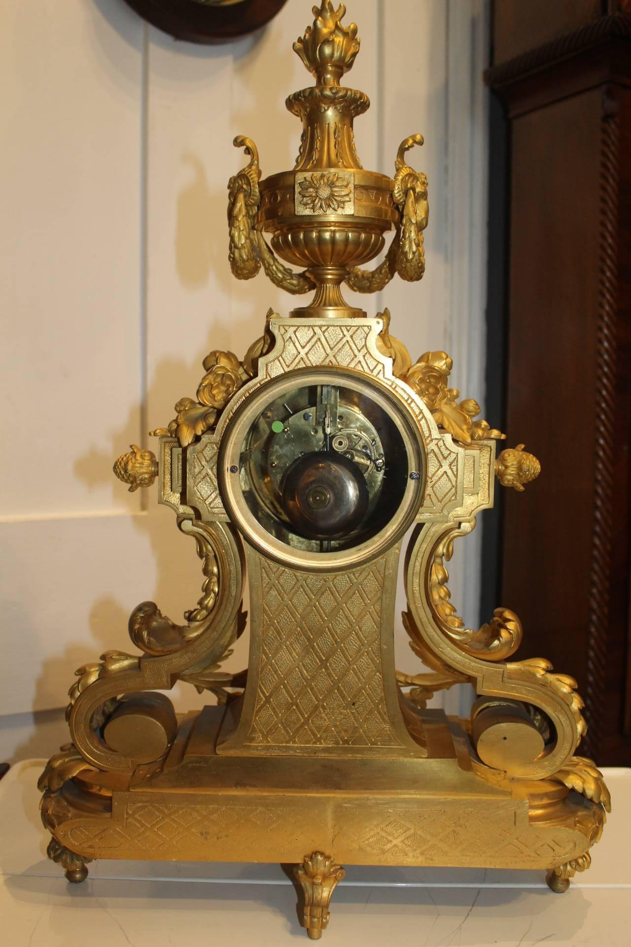 Mid-19th Century French Ormolu Mantel Clock For Sale 5