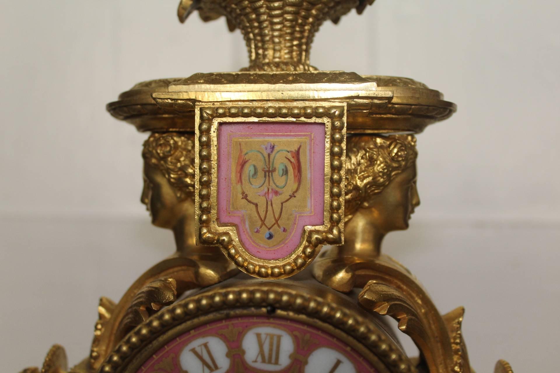 19th Century, French Ormolu and Painted Mantel Clock For Sale 3