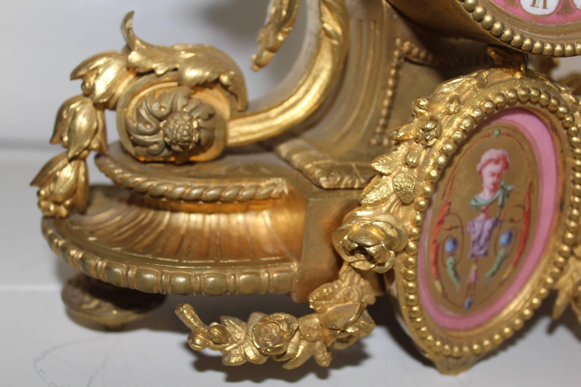 19th Century, French Ormolu and Painted Mantel Clock For Sale 4