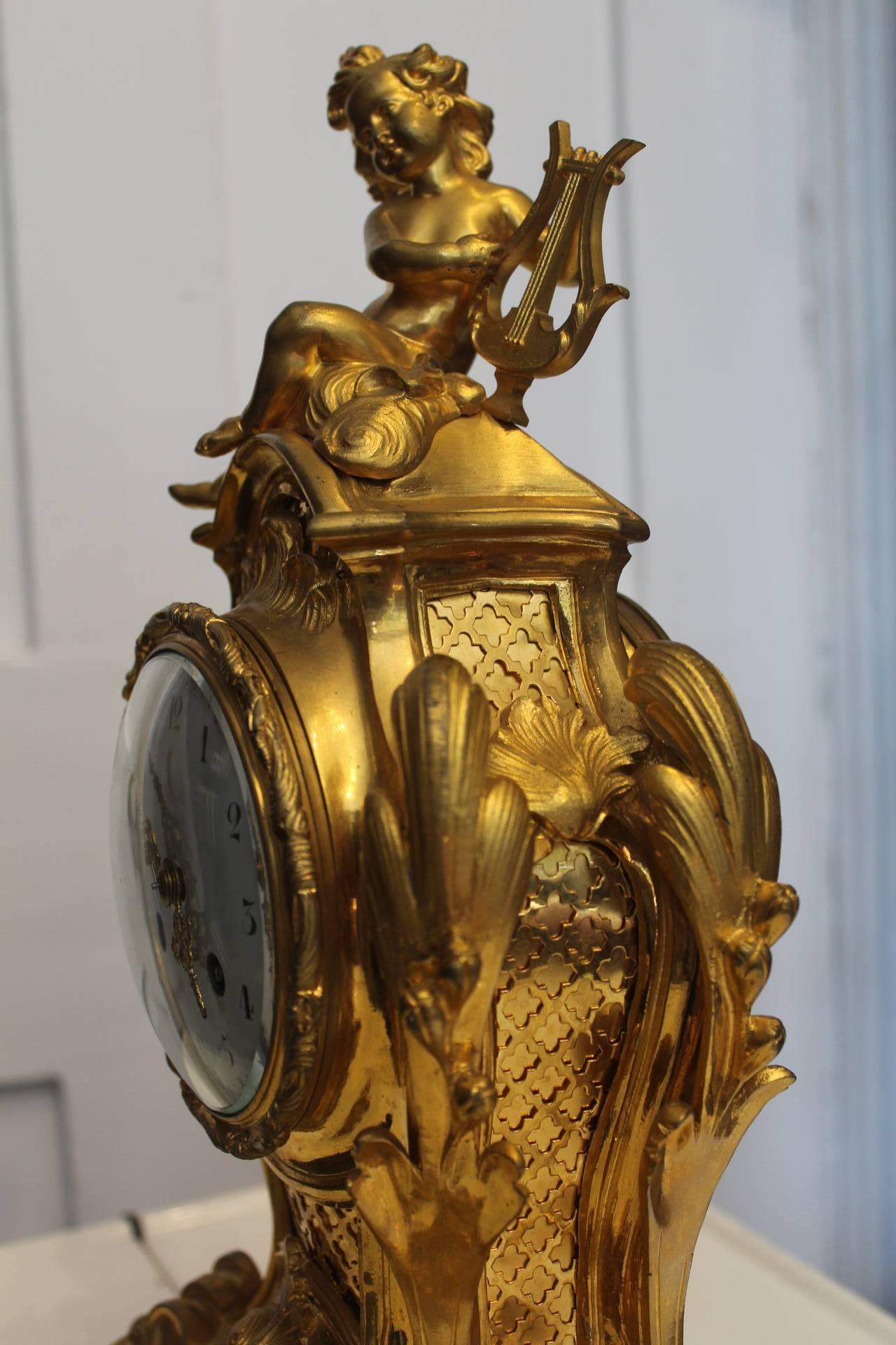 19th Century Ormolu Rococo Mantel Clock In Excellent Condition For Sale In Dublin, IE