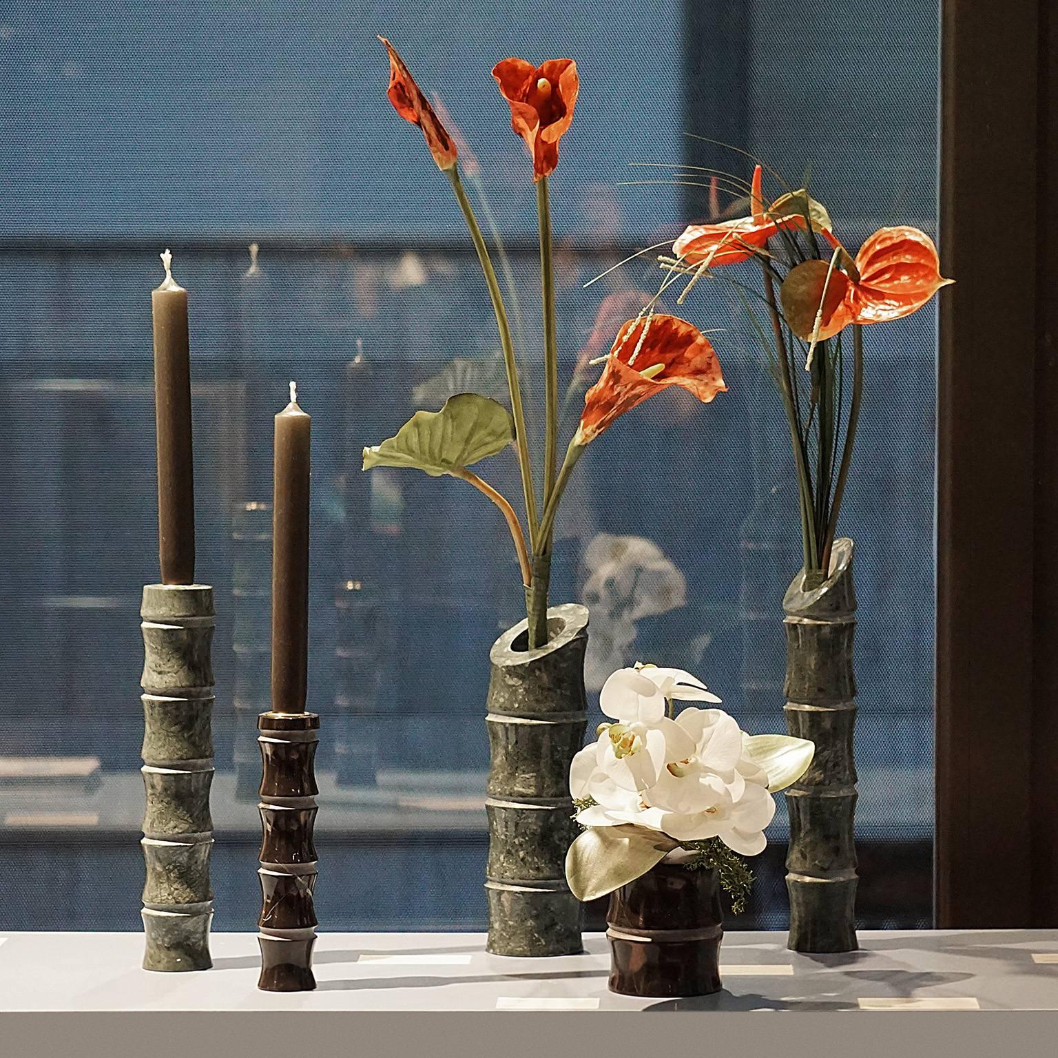 Moderne Vase, mittelgroß aus grünem Guatemala-Marmor, Schöpfer Michele Chiossi im Angebot 1