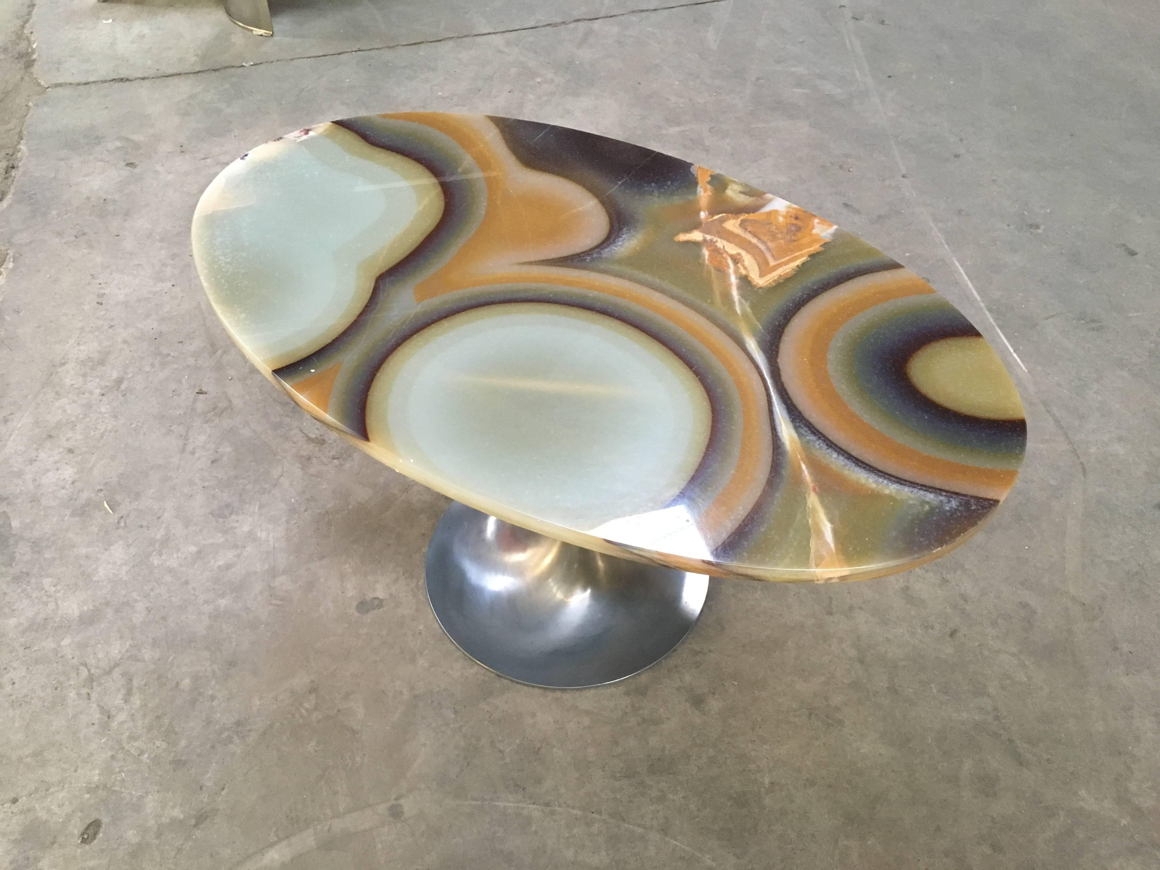 Italian Table with Aluminium base and Onyx Top from 1960s In Excellent Condition In Prato, IT