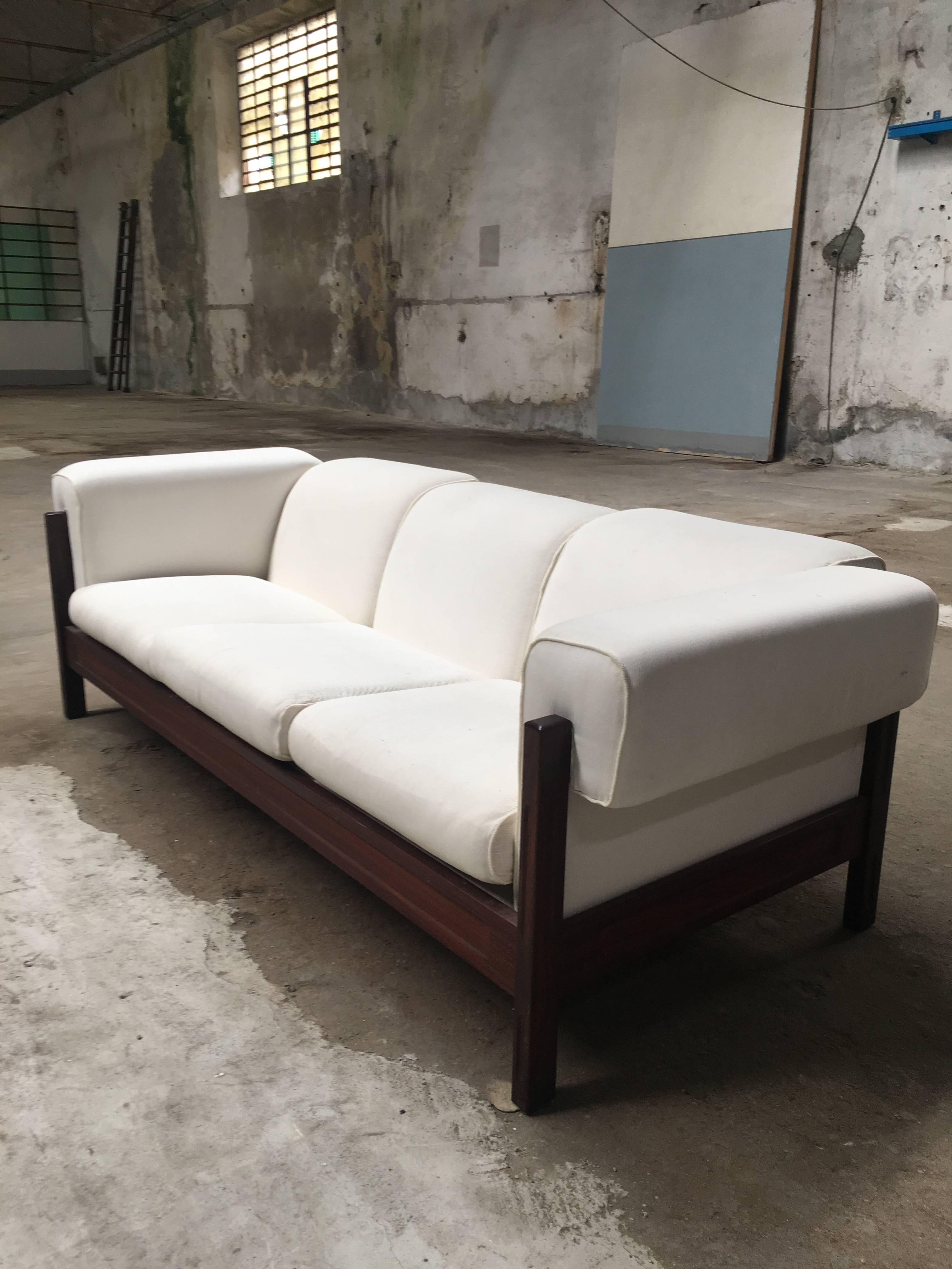 Late 20th Century Mid-Century Modern Italian Living Room Set Composed of Sofa and Armchairs