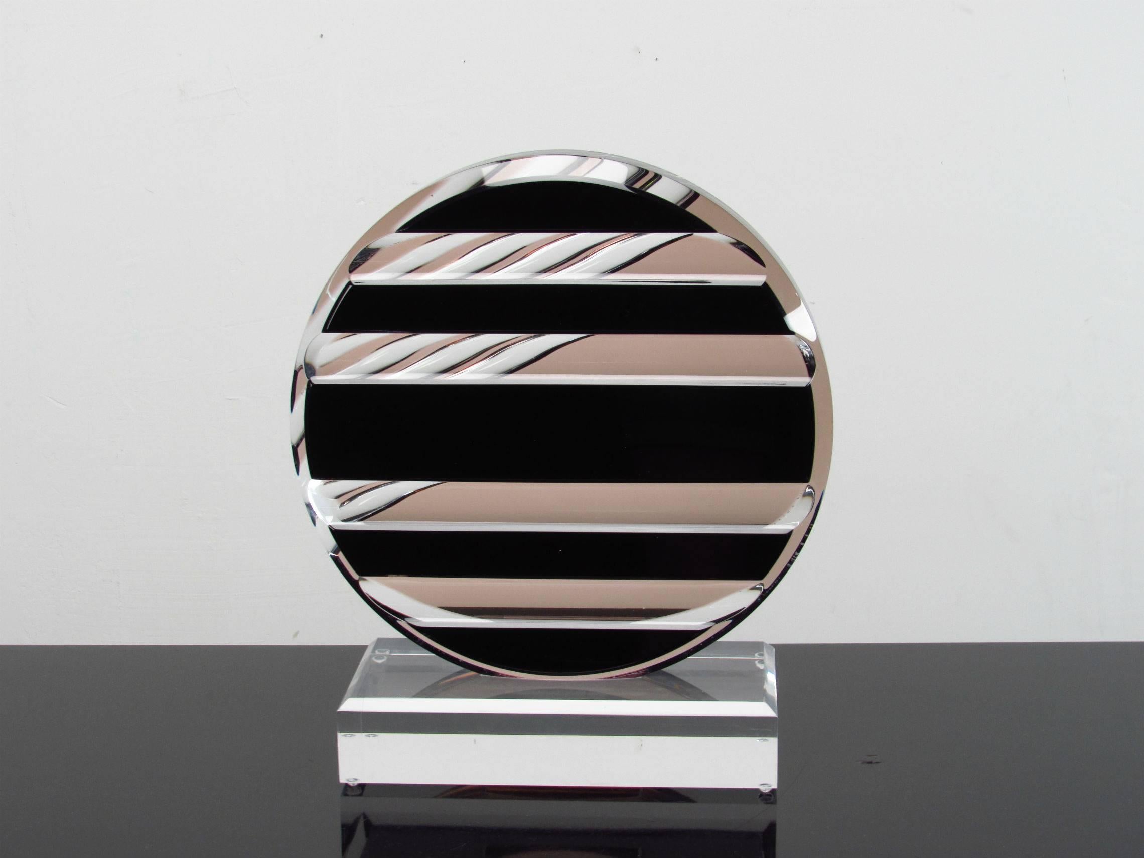 Lucite 1980s Abstract Modern Disc Sculpture In Good Condition For Sale In Surprise, AZ