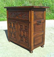 Late 17th-Early 18th Century Carved Walnut Castilian Credenza with Drawer