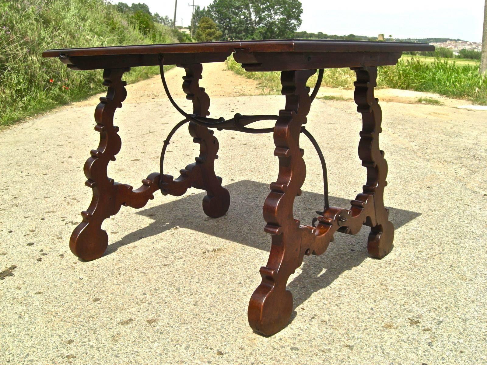 Renaissance Revival Early 19th Century Scalloped Walnut Lyre Leg Table with Iron Stretchers