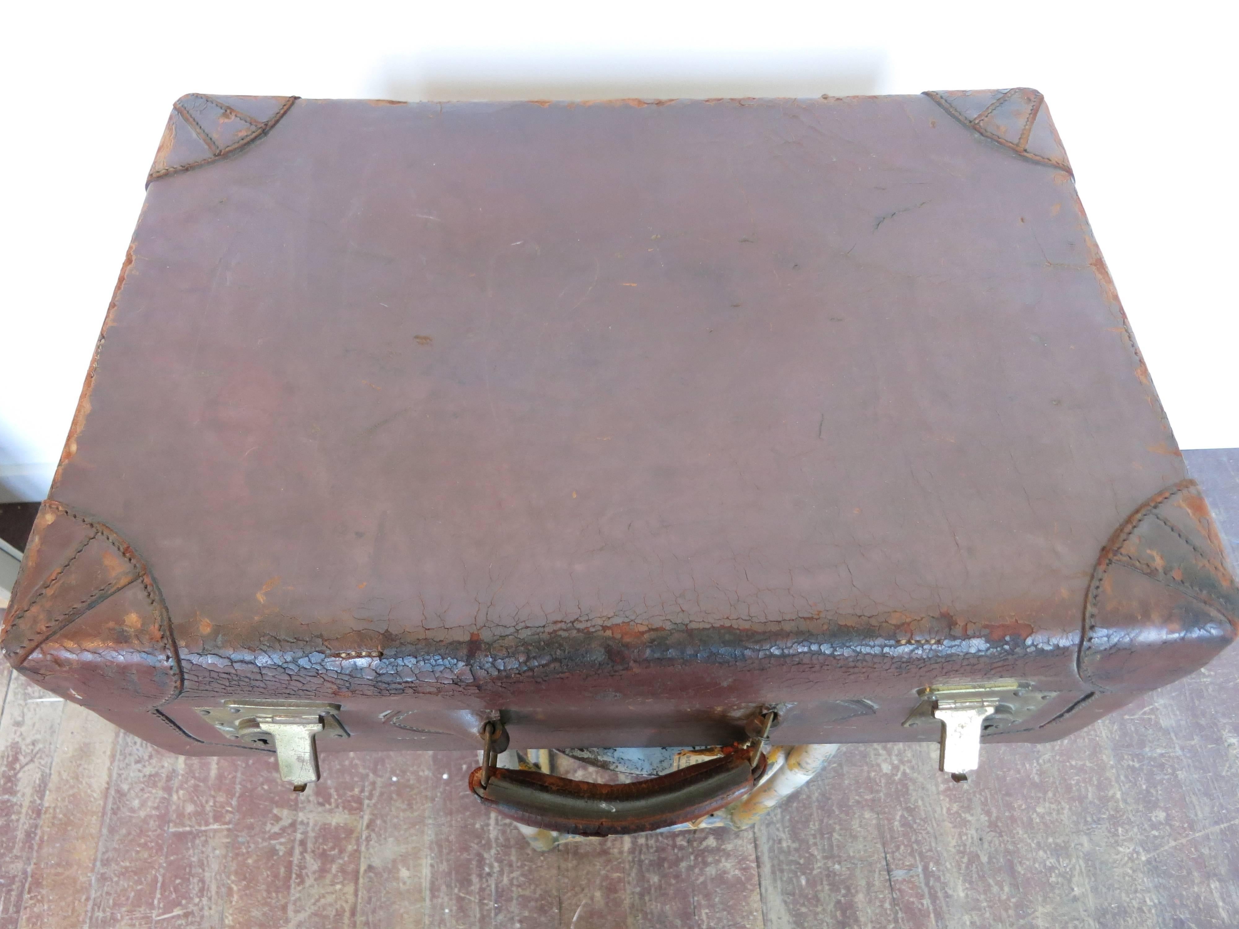 Vintage Abercrombie and Fitch Leather Suitcase In Distressed Condition In Newtown, CT