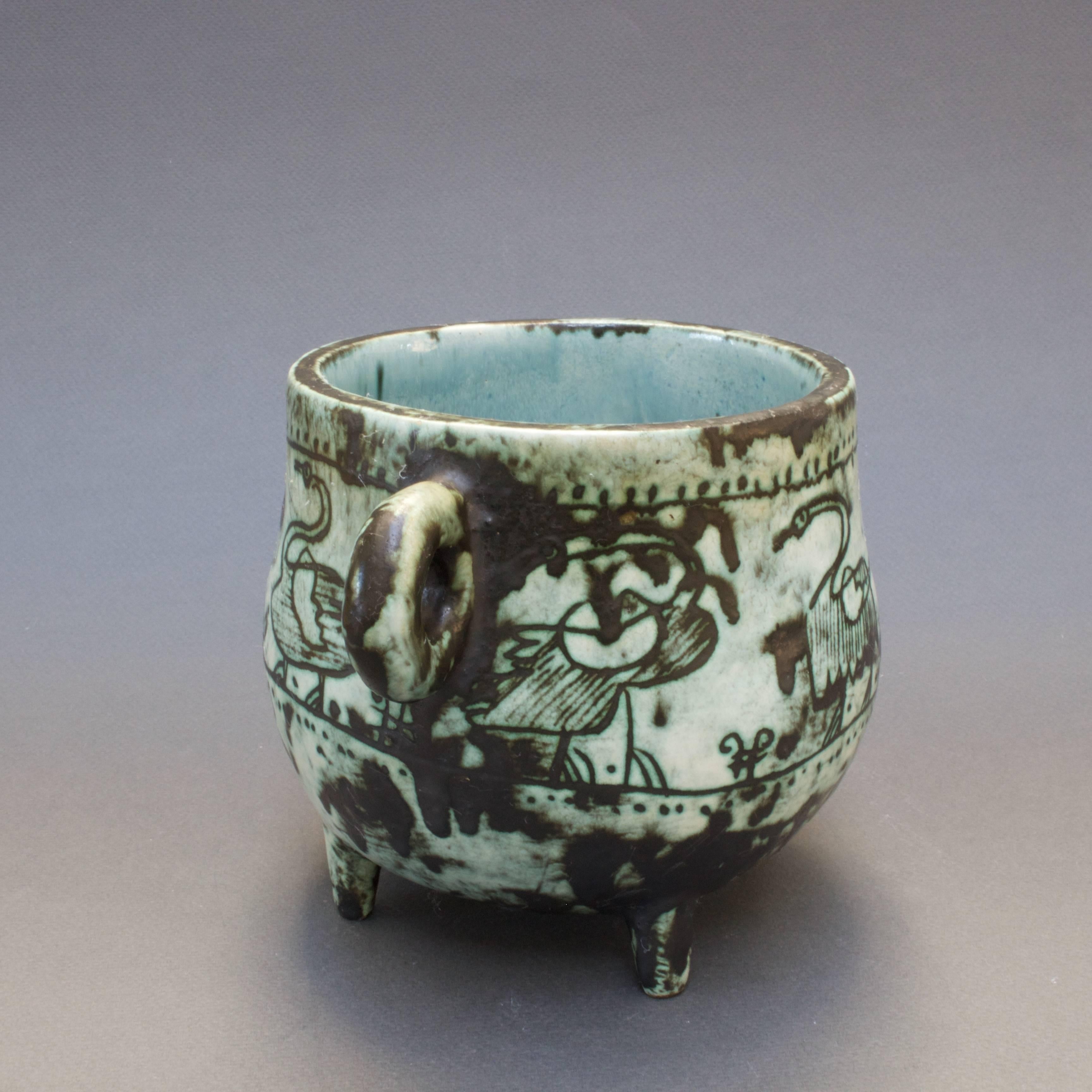 Ceramic pot (circa 1950s) by Jacques Blin (1920-1995), an engineer by trade but with a love for the visual arts and an immediately recognizable style. A way of working characterized by a more or less misty appearance of the glaze and by decoration