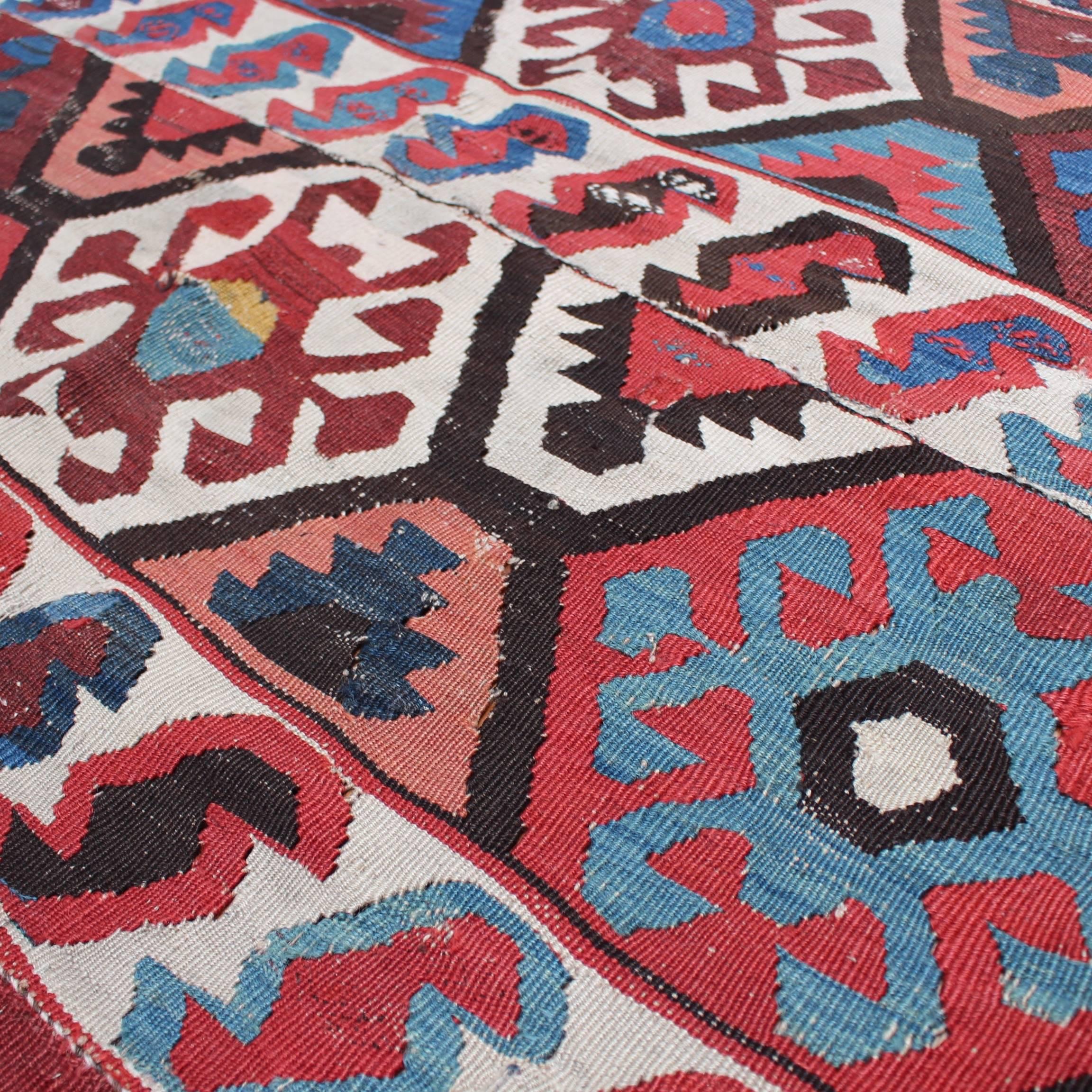 Turkish Kilim Antique Rug, circa Early 1900s In Good Condition For Sale In London, GB