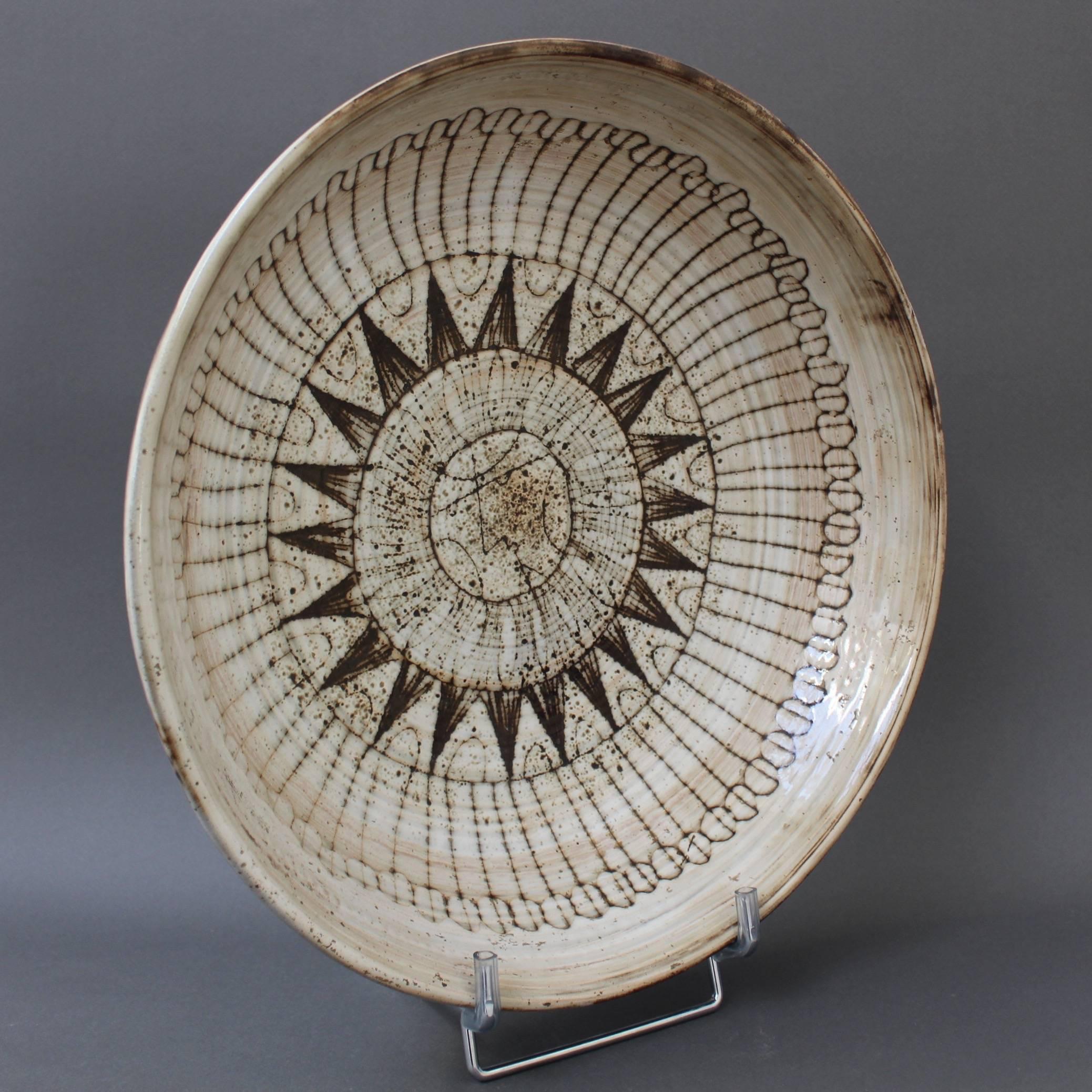 Large Decorative Bowl with Sunburst Motif by Jacques Pouchain-Atelier Dieulefit In Good Condition In London, GB