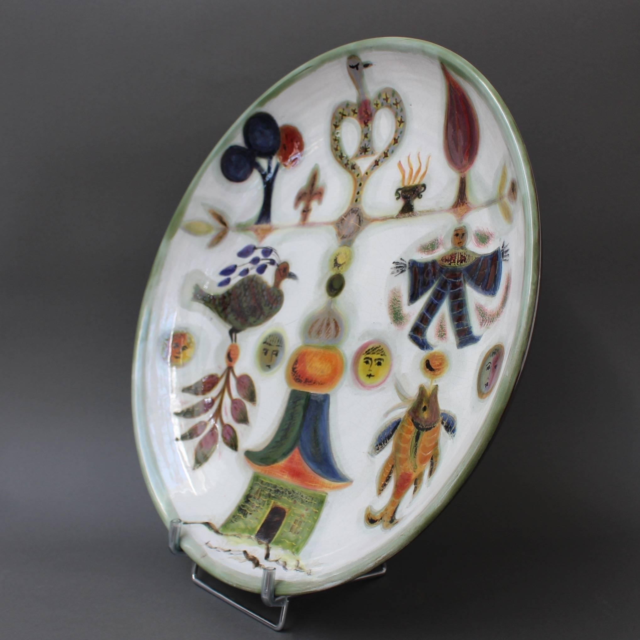 French Decorative Ceramic Platter by David Sol, Sant Vicens, France circa 1950s