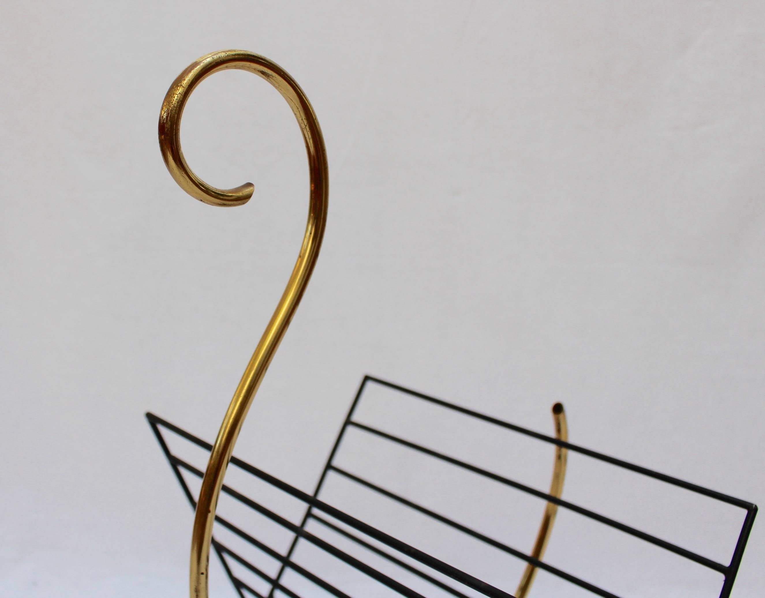 Metà XX secolo Portariviste italiano in ottone a forma di nota musicale (1950 ca.) in vendita