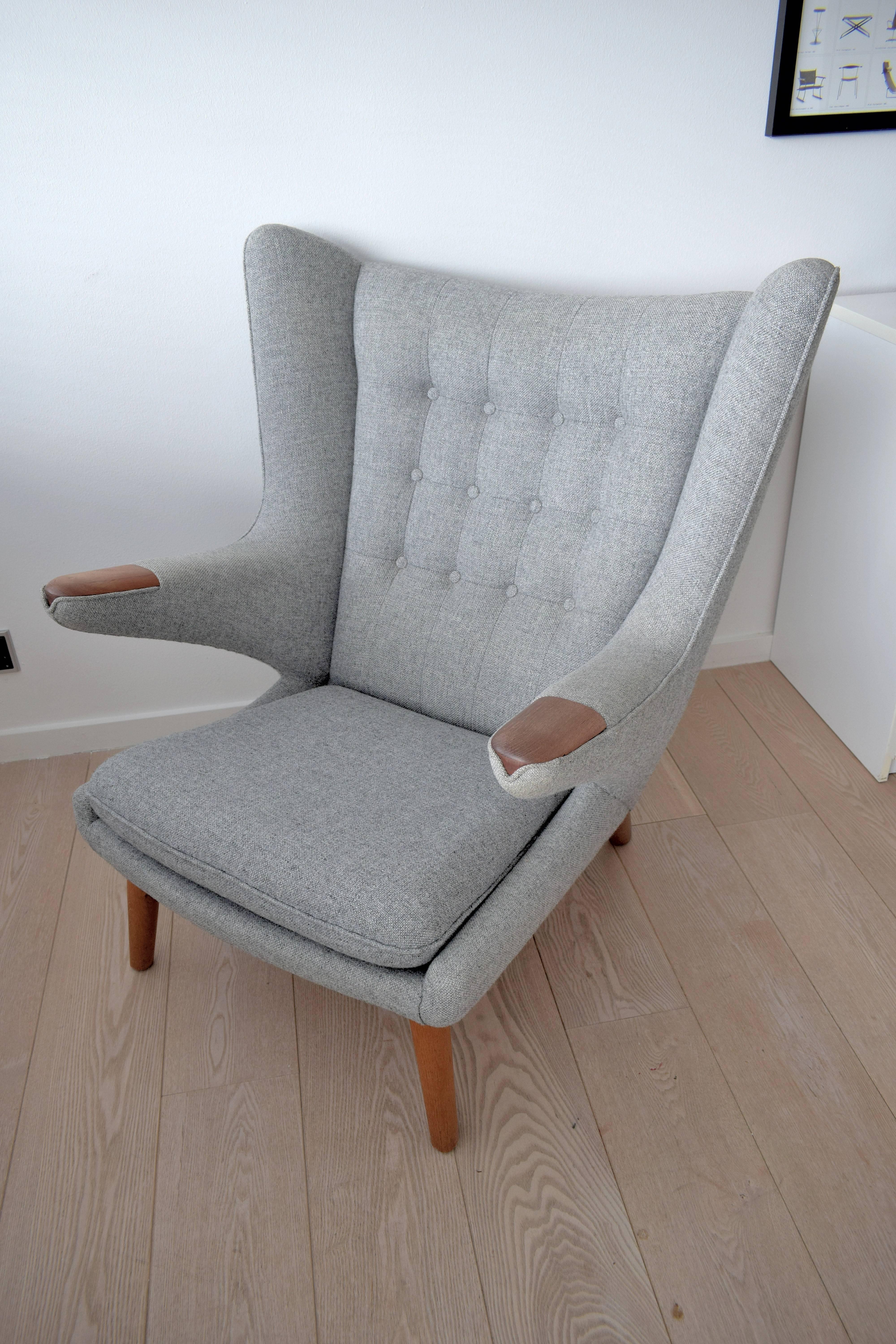 Mid-Century Modern Hans Wegner Papa Bear Chair 'AP19' gray wool teak oak For Sale