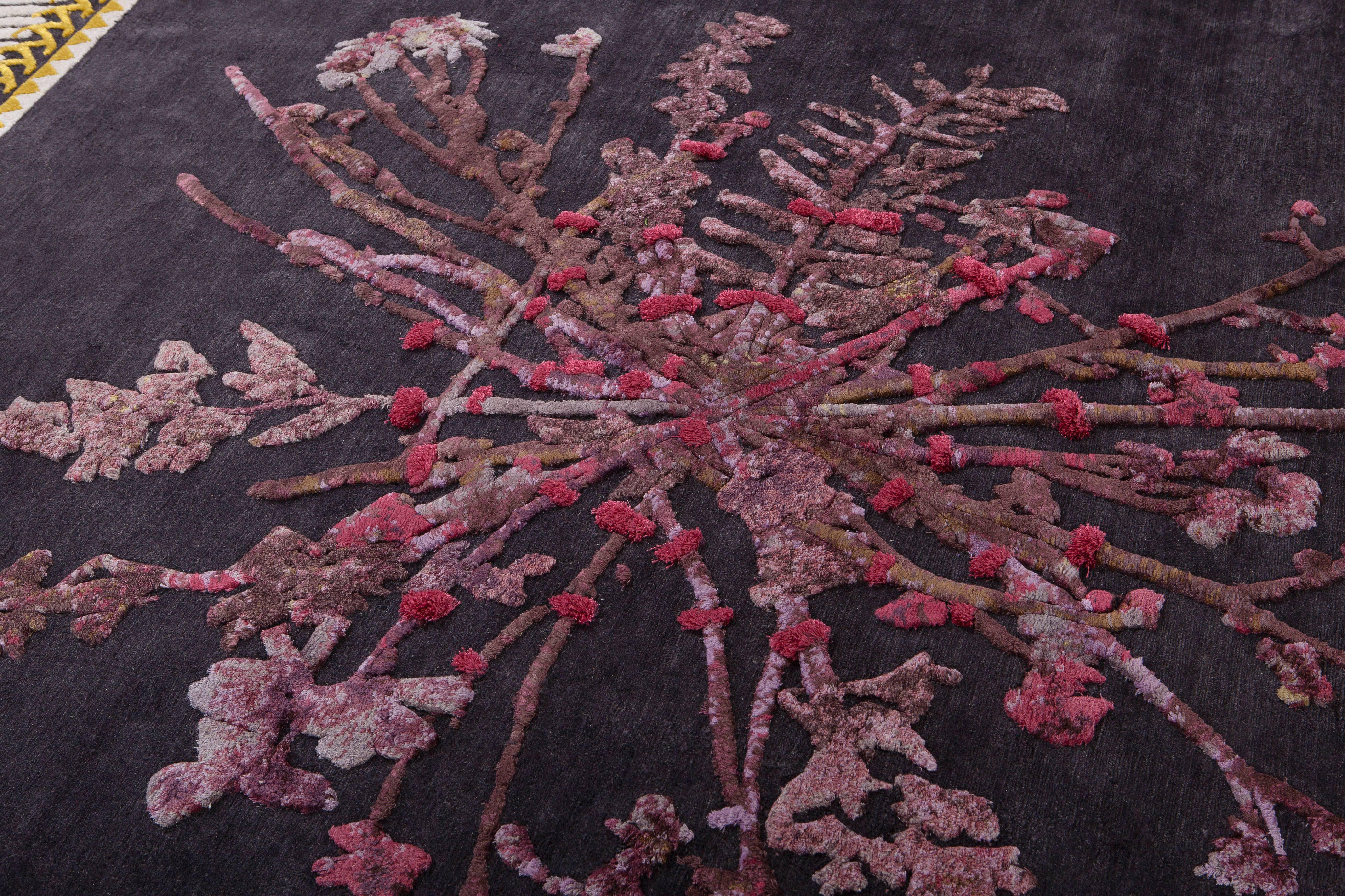 This series of rugs, inspired by flower compositions created by the designer, have nature as protagonist. Be it the harmonic red flowers, the explosive blossom of flaring colors or dried flowers, mere memories of what they were, each one of these